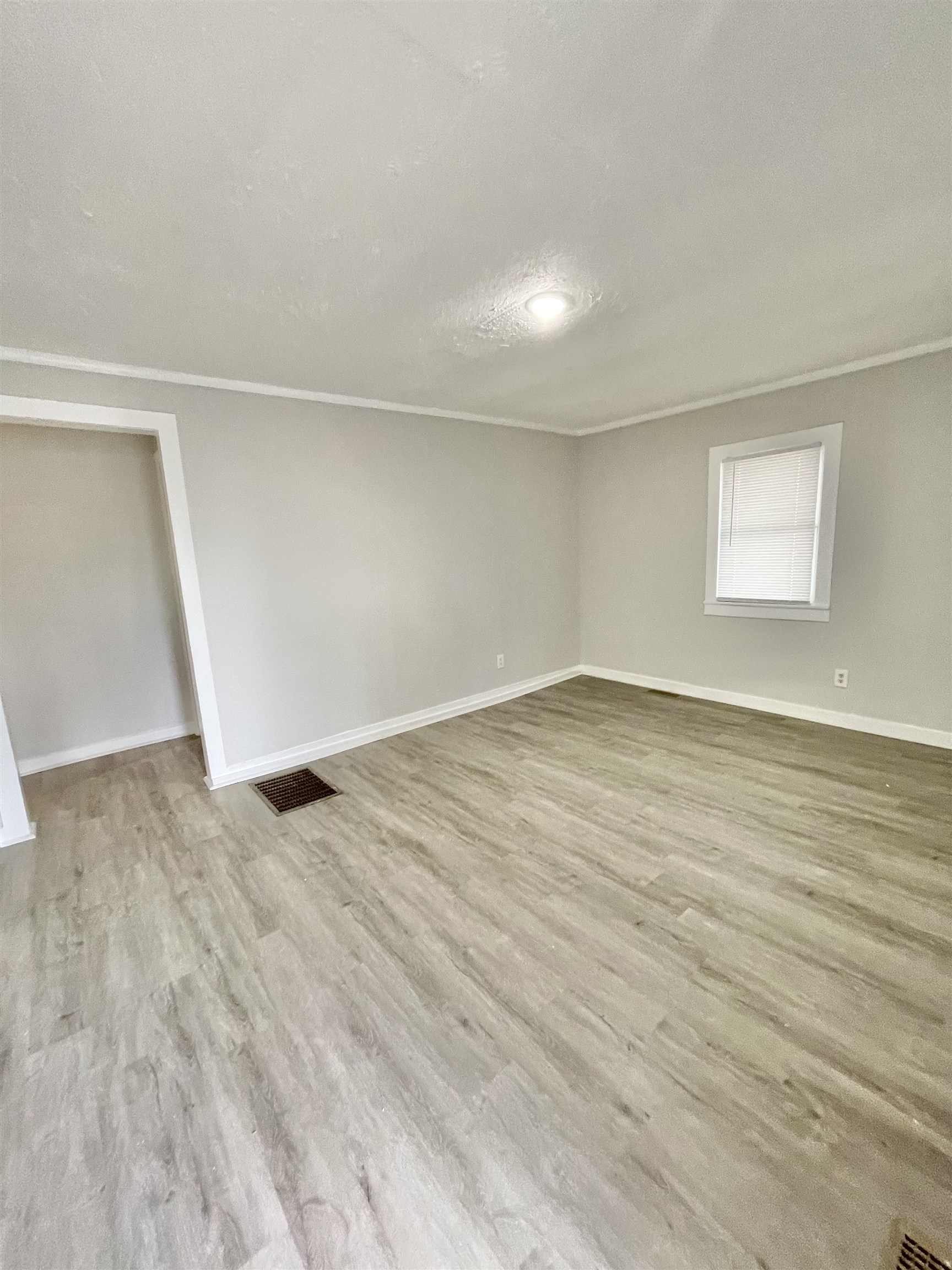 2018 Hughes Ave, Owensboro, Kentucky 42303, 2 Bedrooms Bedrooms, ,1 BathroomBathrooms,Single Family Residence,For Sale,Hughes Ave,90195