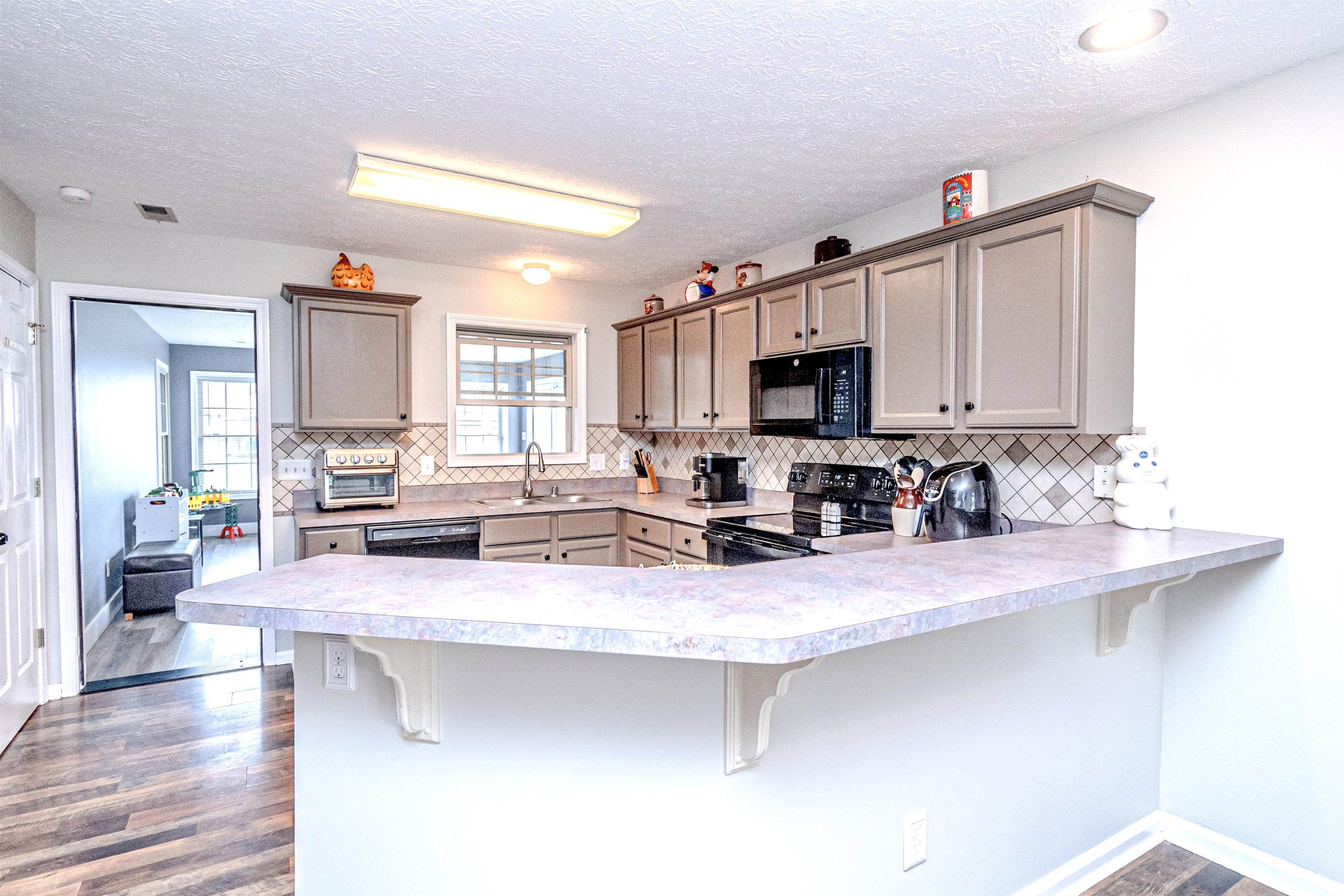 3068 Stirrup Loop, Owensboro, Kentucky 42303, 3 Bedrooms Bedrooms, ,2 BathroomsBathrooms,Single Family Residence,For Sale,Stirrup Loop,90199
