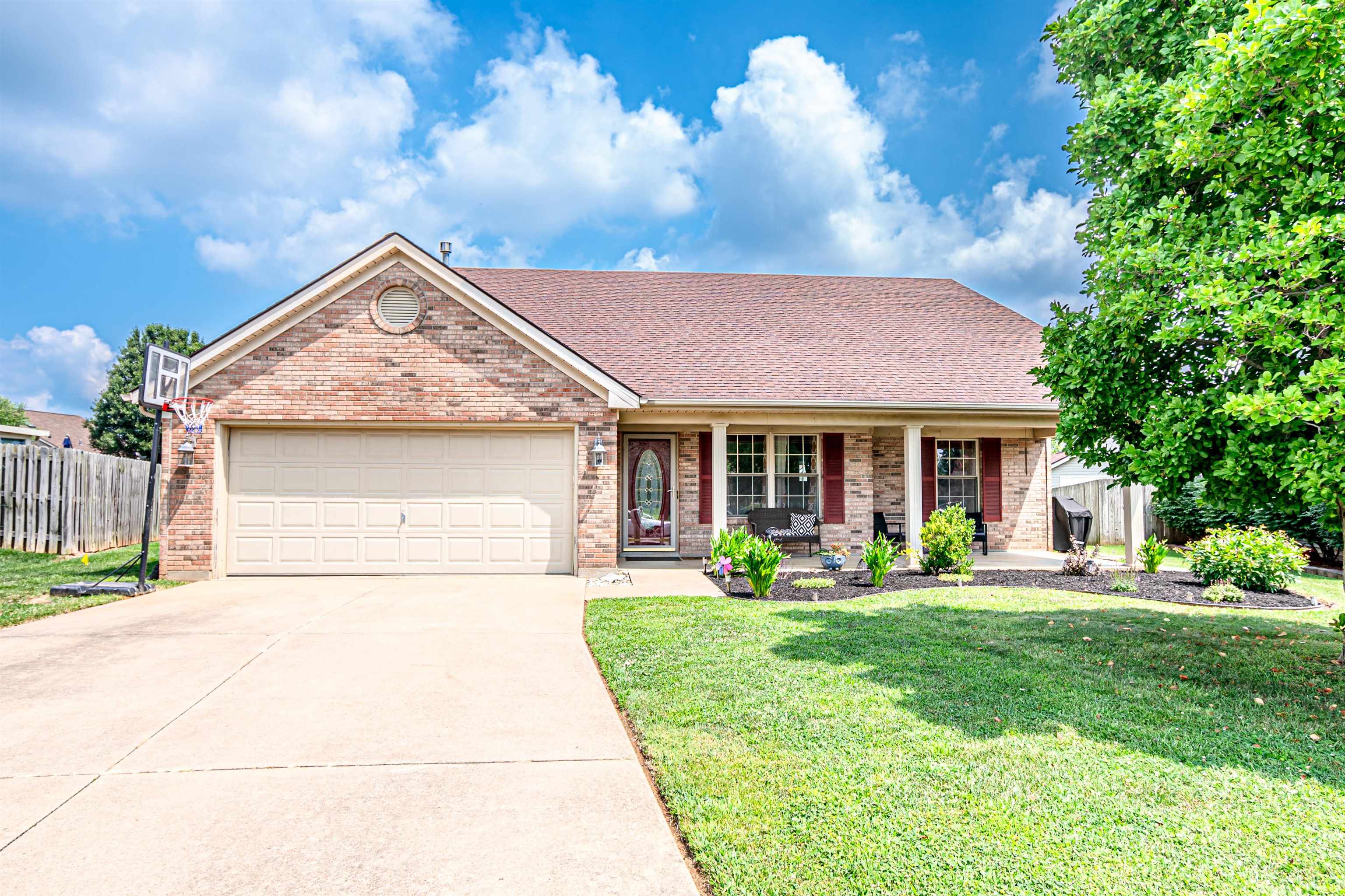 3068 Stirrup Loop, Owensboro, Kentucky 42303, 3 Bedrooms Bedrooms, ,2 BathroomsBathrooms,Single Family Residence,For Sale,Stirrup Loop,90199