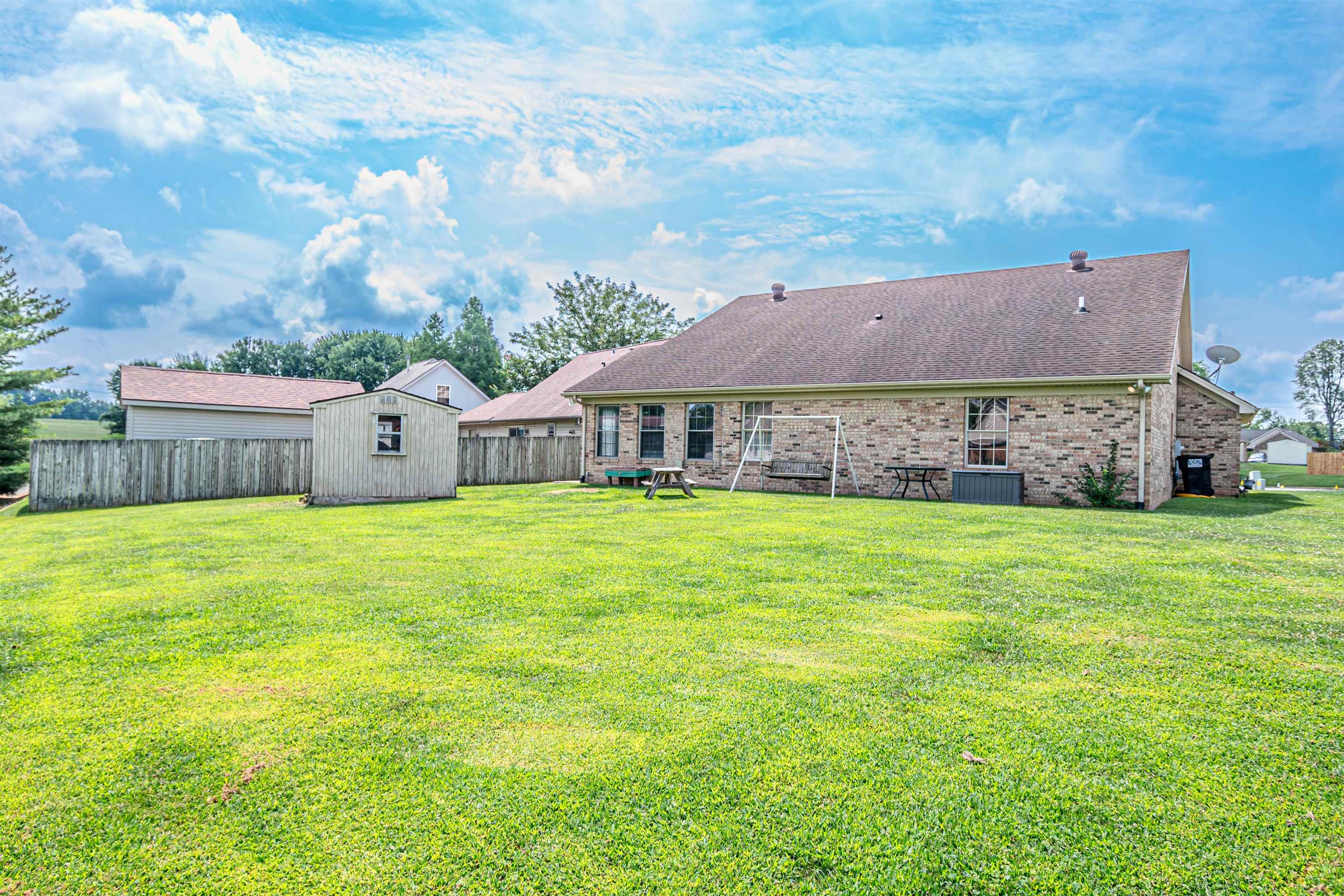 3068 Stirrup Loop, Owensboro, Kentucky 42303, 3 Bedrooms Bedrooms, ,2 BathroomsBathrooms,Single Family Residence,For Sale,Stirrup Loop,90199