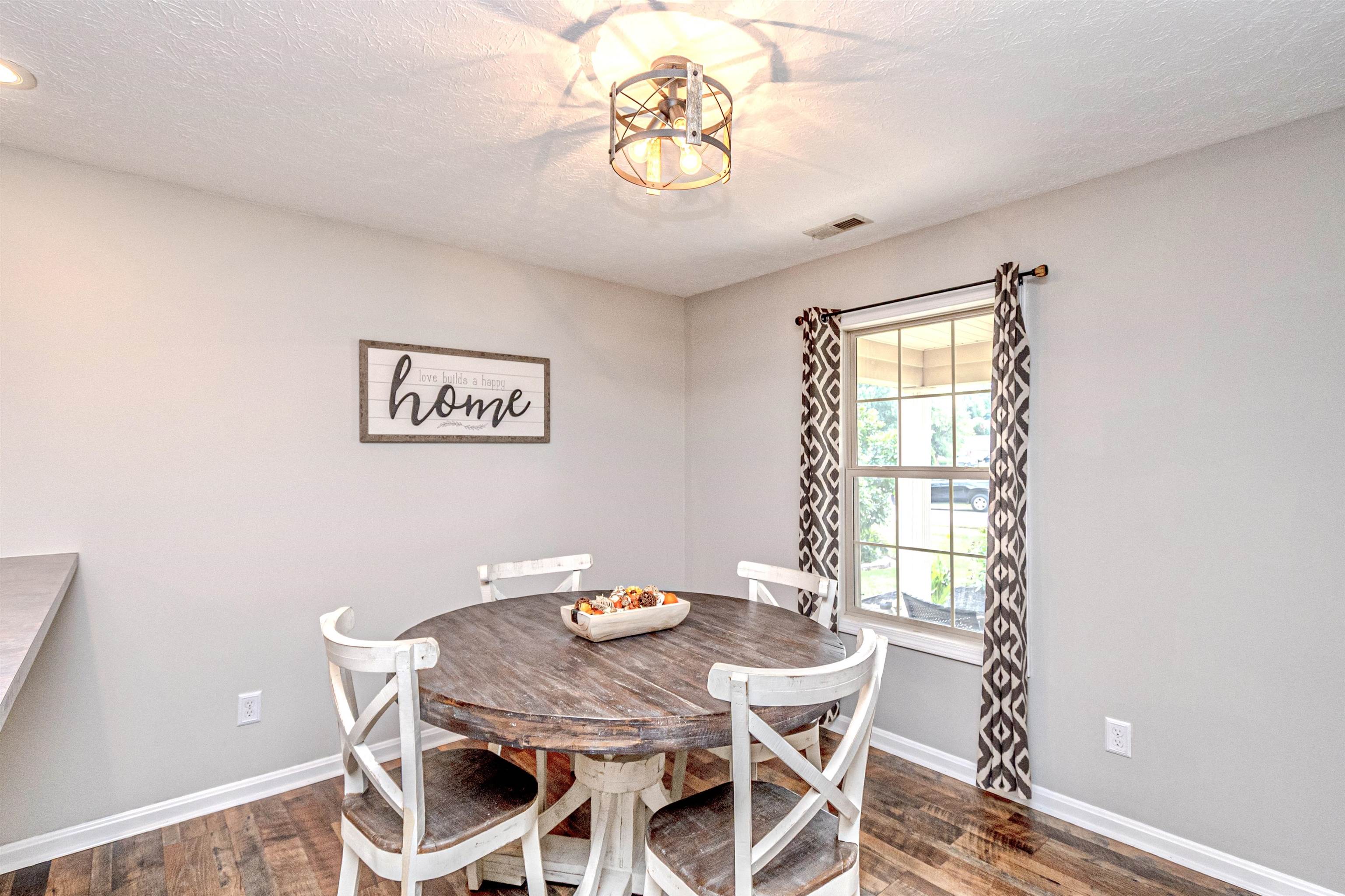 3068 Stirrup Loop, Owensboro, Kentucky 42303, 3 Bedrooms Bedrooms, ,2 BathroomsBathrooms,Single Family Residence,For Sale,Stirrup Loop,90199