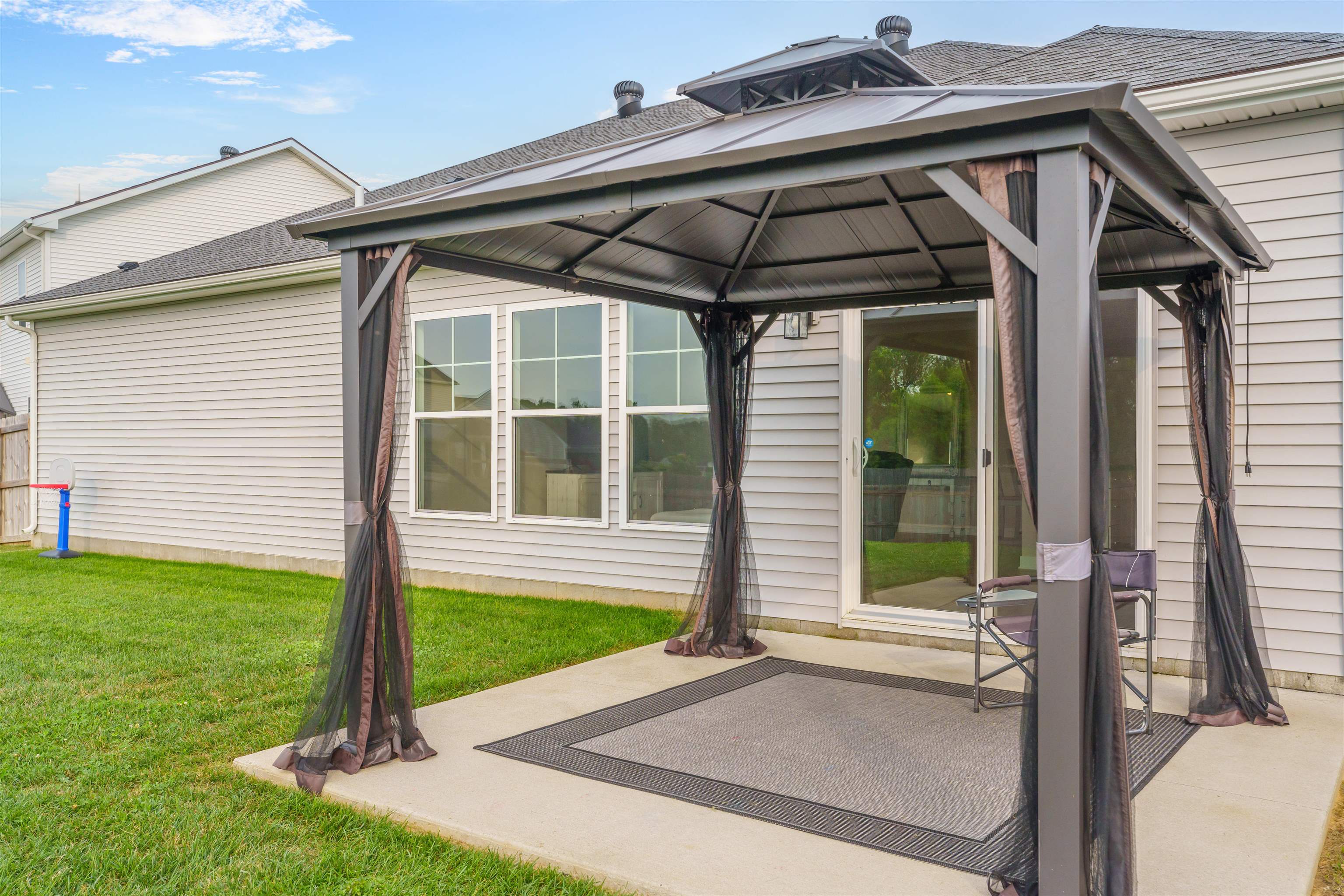 6817 Valley Brook Trace, Utica, Kentucky 42376, 3 Bedrooms Bedrooms, ,2 BathroomsBathrooms,Single Family Residence,For Sale,6817 Valley Brook Trace,90203
