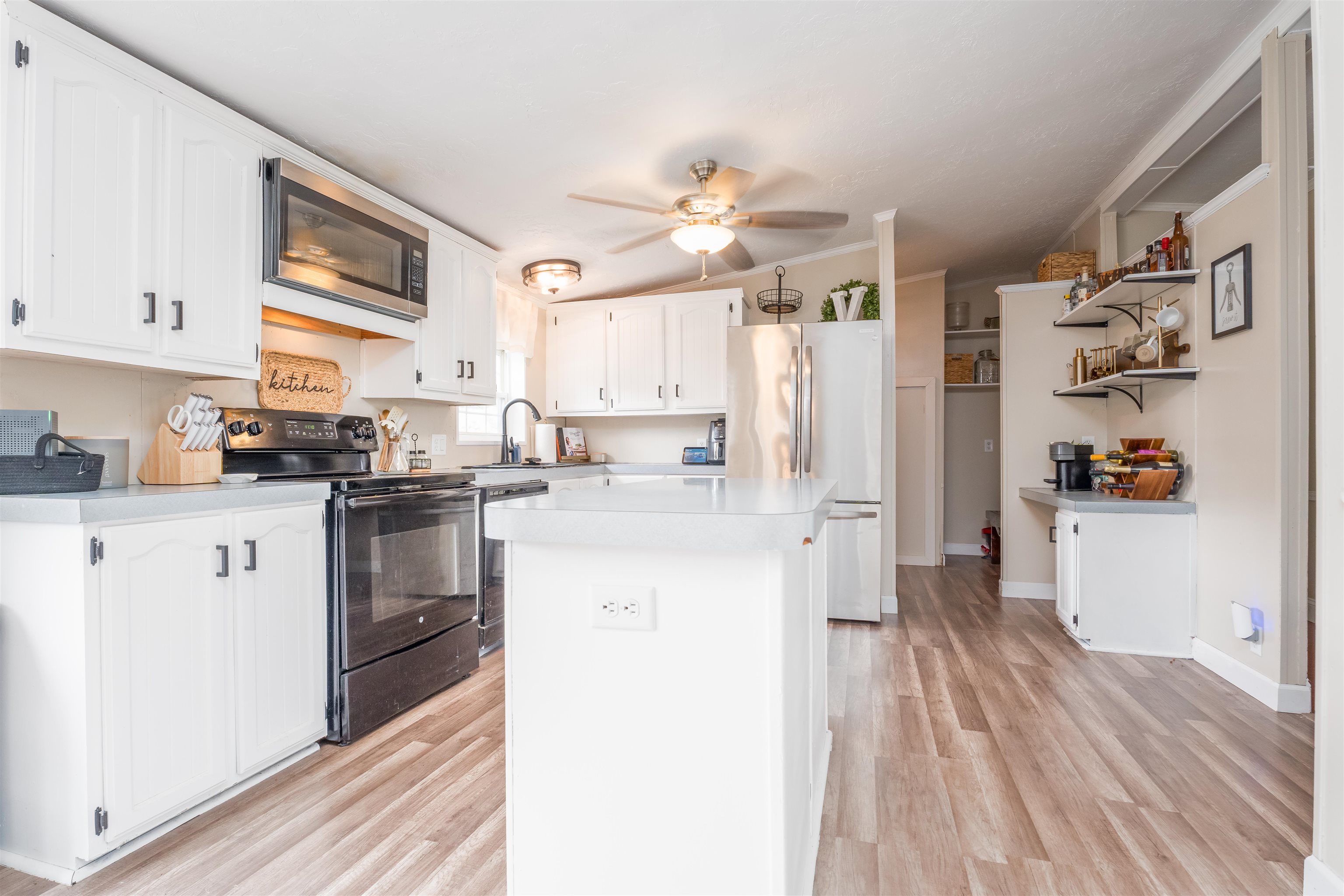 200 JW Bailey Rd., Calhoun, Kentucky 42327, 3 Bedrooms Bedrooms, ,2 BathroomsBathrooms,Single Family Residence,For Sale,JW Bailey Rd.,90204