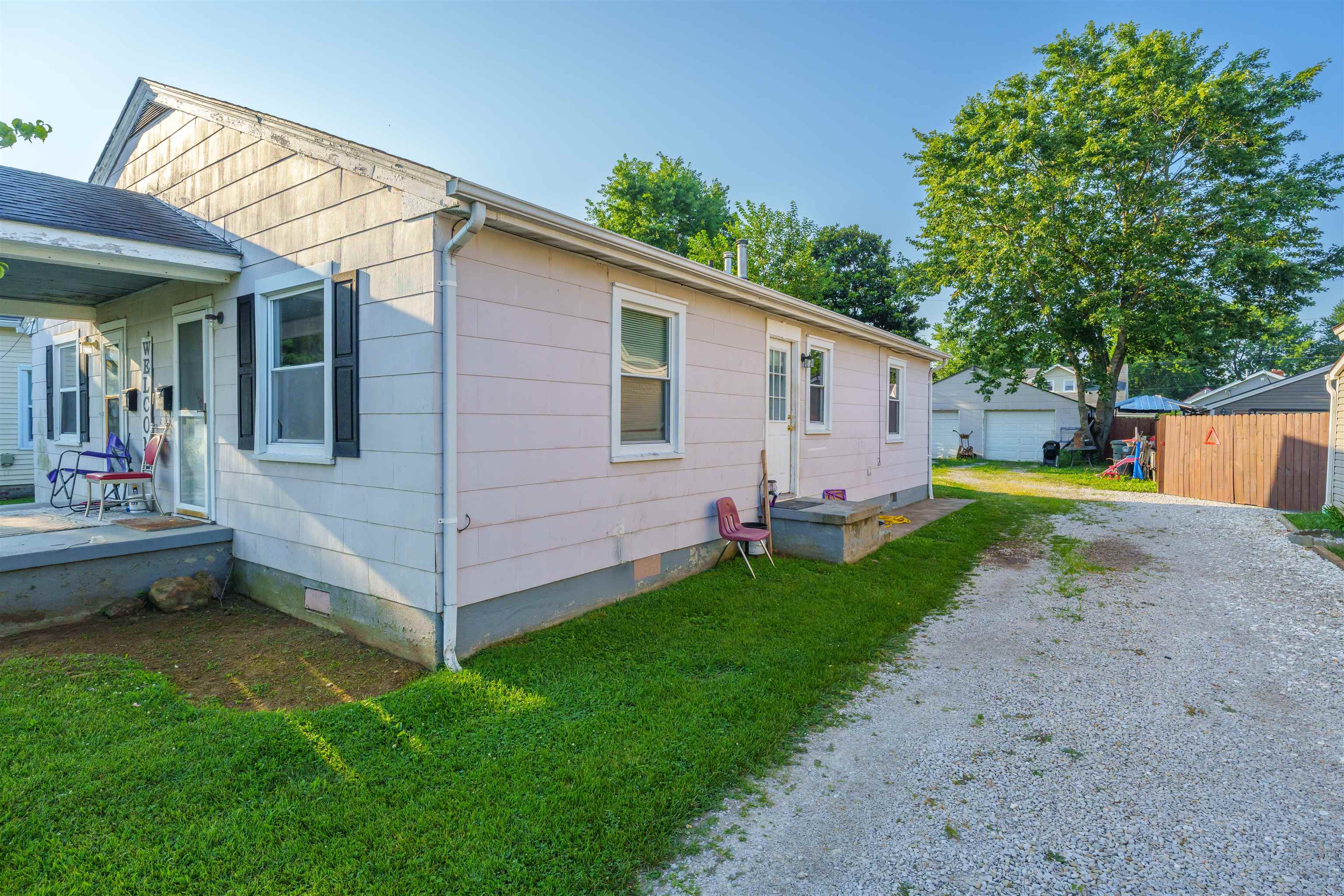 508 East 20th Street, Owensboro, Kentucky 42303, 2 Bedrooms Bedrooms, ,2 BathroomsBathrooms,Duplex,For Sale,East 20th Street,90206