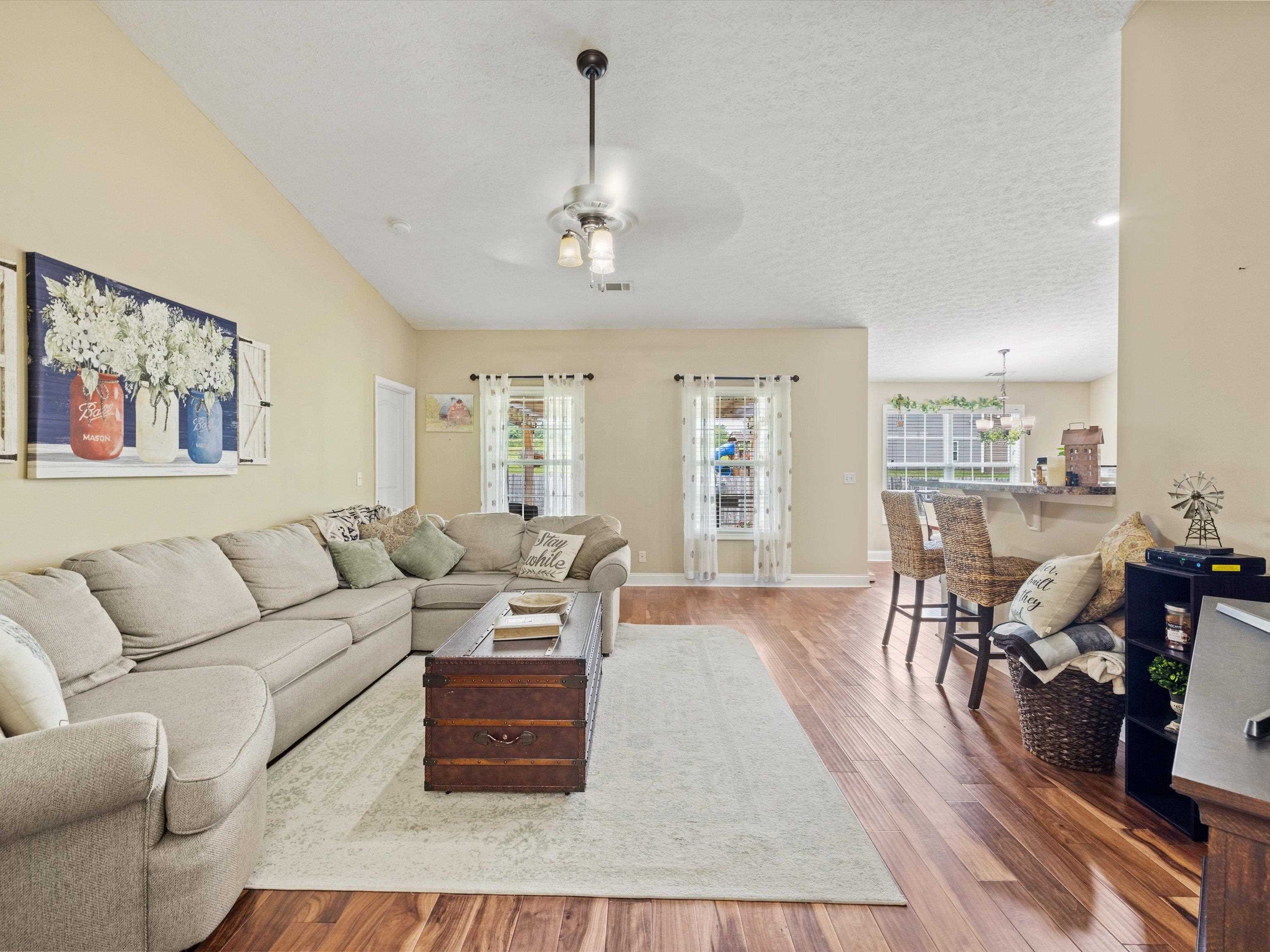 472 Camden Circle, Owensboro, Kentucky 42301, 3 Bedrooms Bedrooms, ,2 BathroomsBathrooms,Single Family Residence,For Sale,Camden Circle,90208