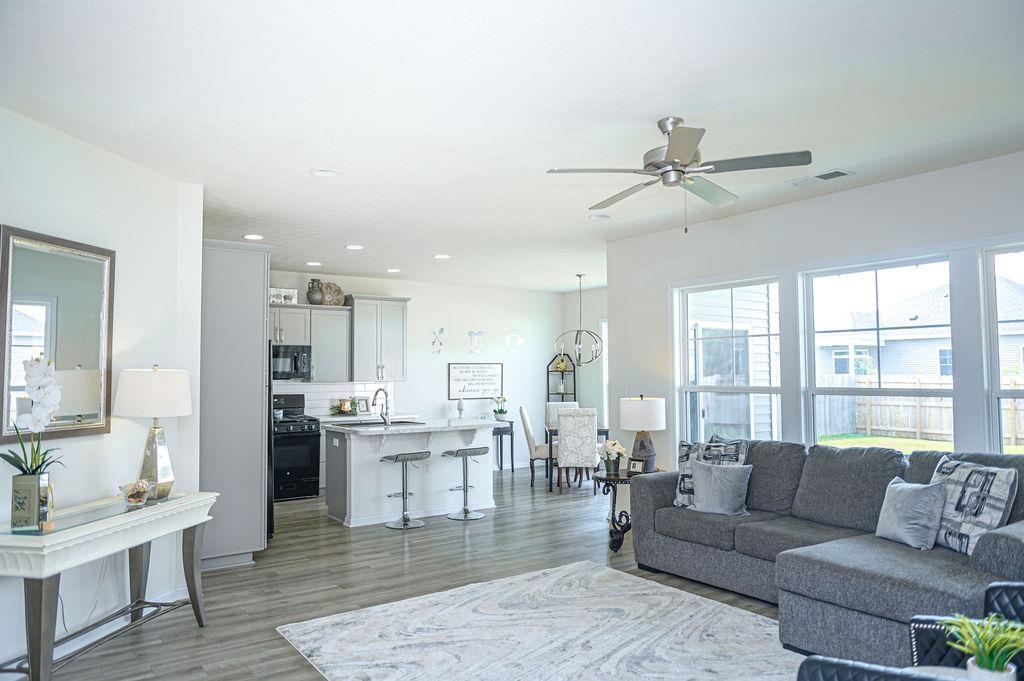 Open floor plan perfect for entertaining or family lifestyles!