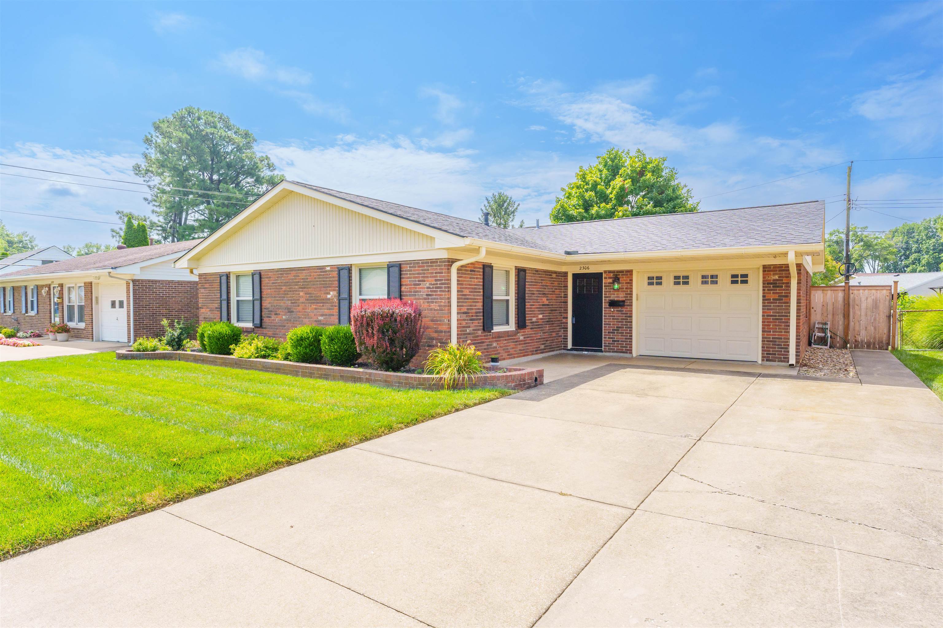 2306 Ponder Place, Owensboro, Kentucky 42301, 3 Bedrooms Bedrooms, ,2 BathroomsBathrooms,Single Family Residence,For Sale,Ponder Place,90213