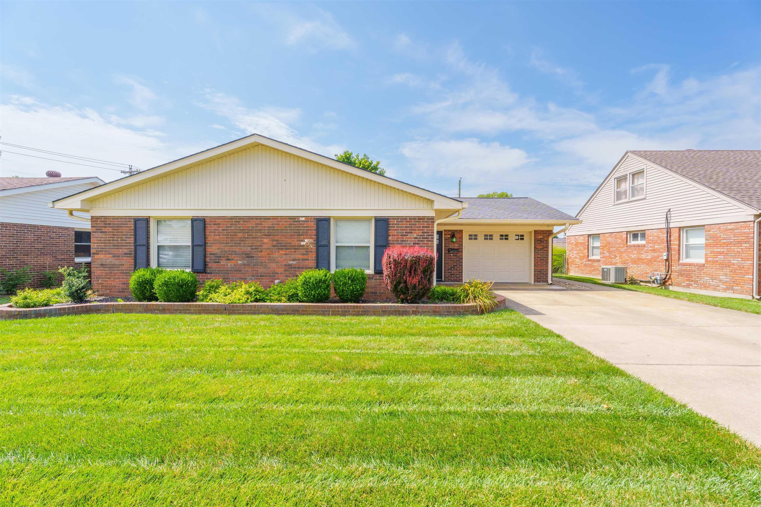 2306 Ponder Place, Owensboro, Kentucky 42301, 3 Bedrooms Bedrooms, ,2 BathroomsBathrooms,Single Family Residence,For Sale,Ponder Place,90213