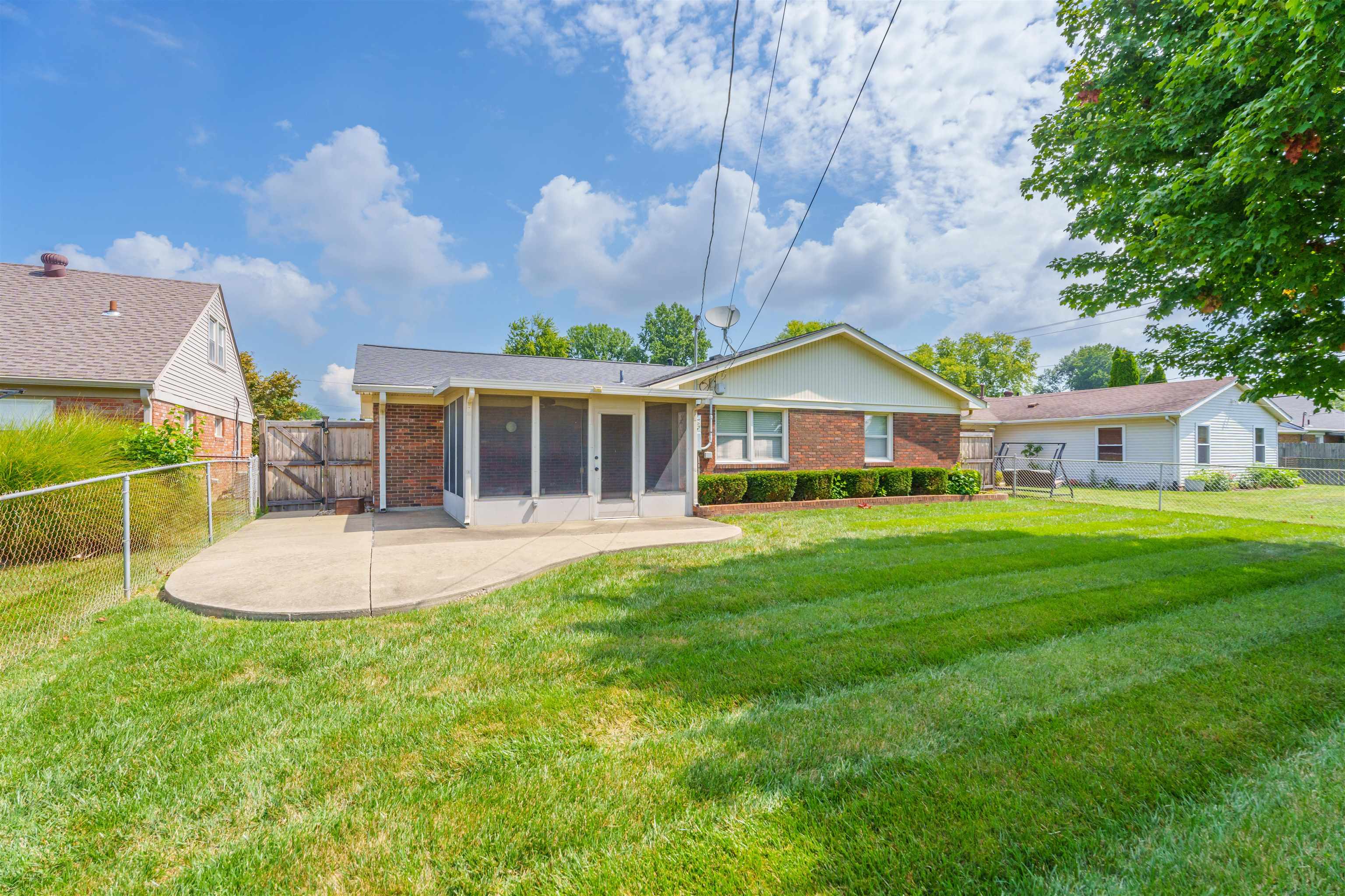 2306 Ponder Place, Owensboro, Kentucky 42301, 3 Bedrooms Bedrooms, ,2 BathroomsBathrooms,Single Family Residence,For Sale,Ponder Place,90213