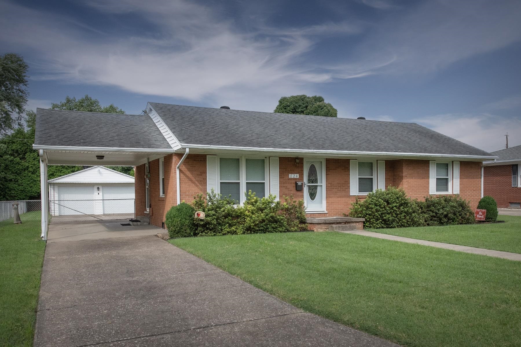 824 Charles Scott Drive, Owensboro, Kentucky 42303, 3 Bedrooms Bedrooms, ,1 BathroomBathrooms,Ranch,For Sale,Charles Scott Drive,90216