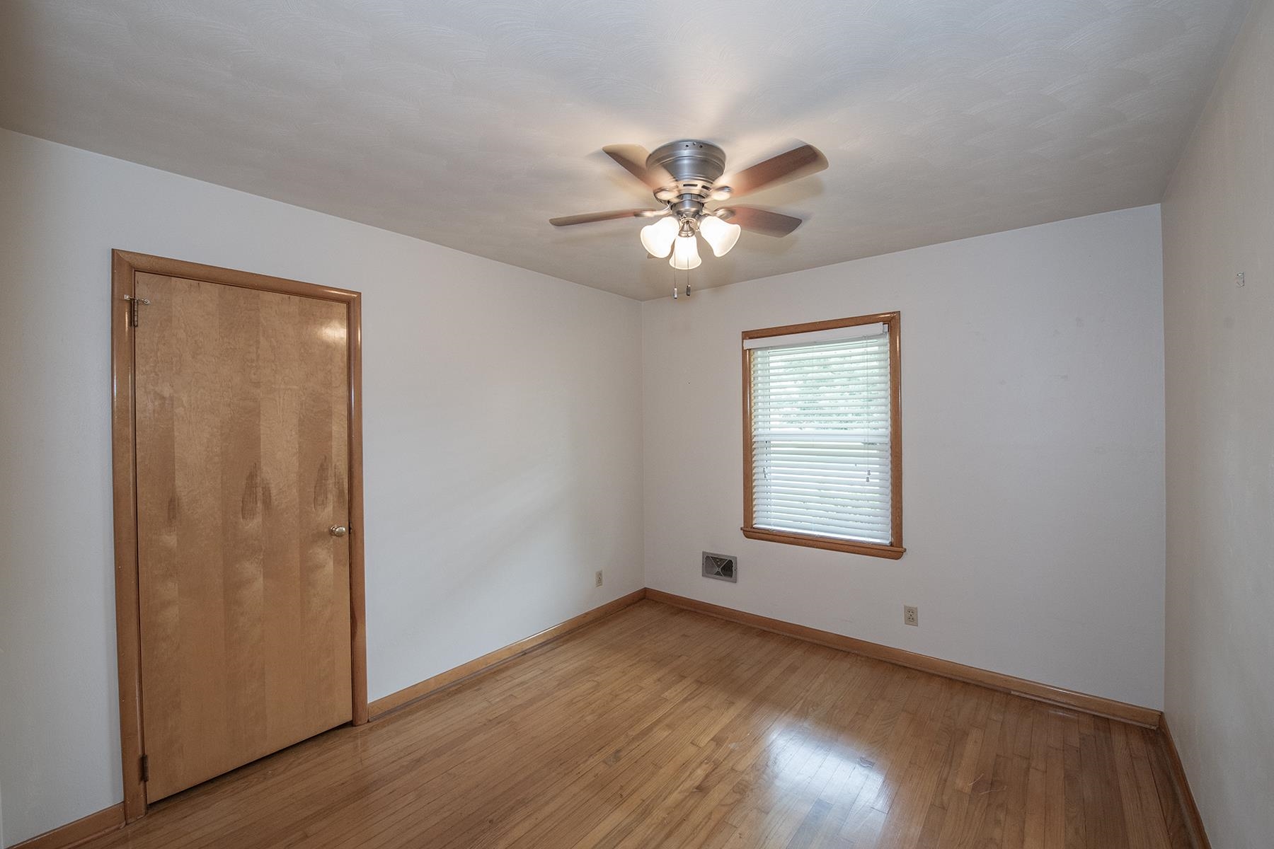 824 Charles Scott Drive, Owensboro, Kentucky 42303, 3 Bedrooms Bedrooms, ,1 BathroomBathrooms,Ranch,For Sale,Charles Scott Drive,90216