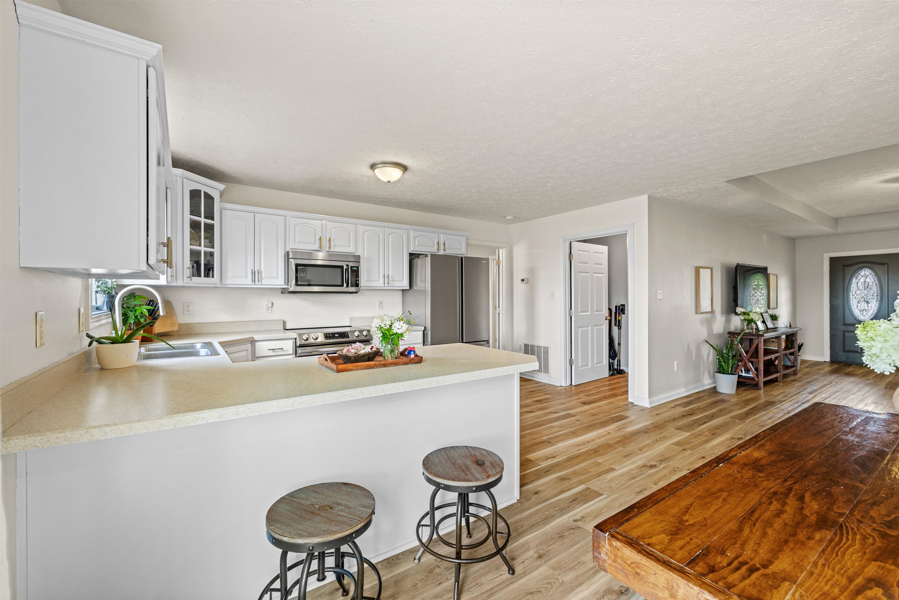 5365 Meadow Run, Owensboro, Kentucky 42301, 3 Bedrooms Bedrooms, ,2 BathroomsBathrooms,Ranch,For Sale,Meadow Run,90218