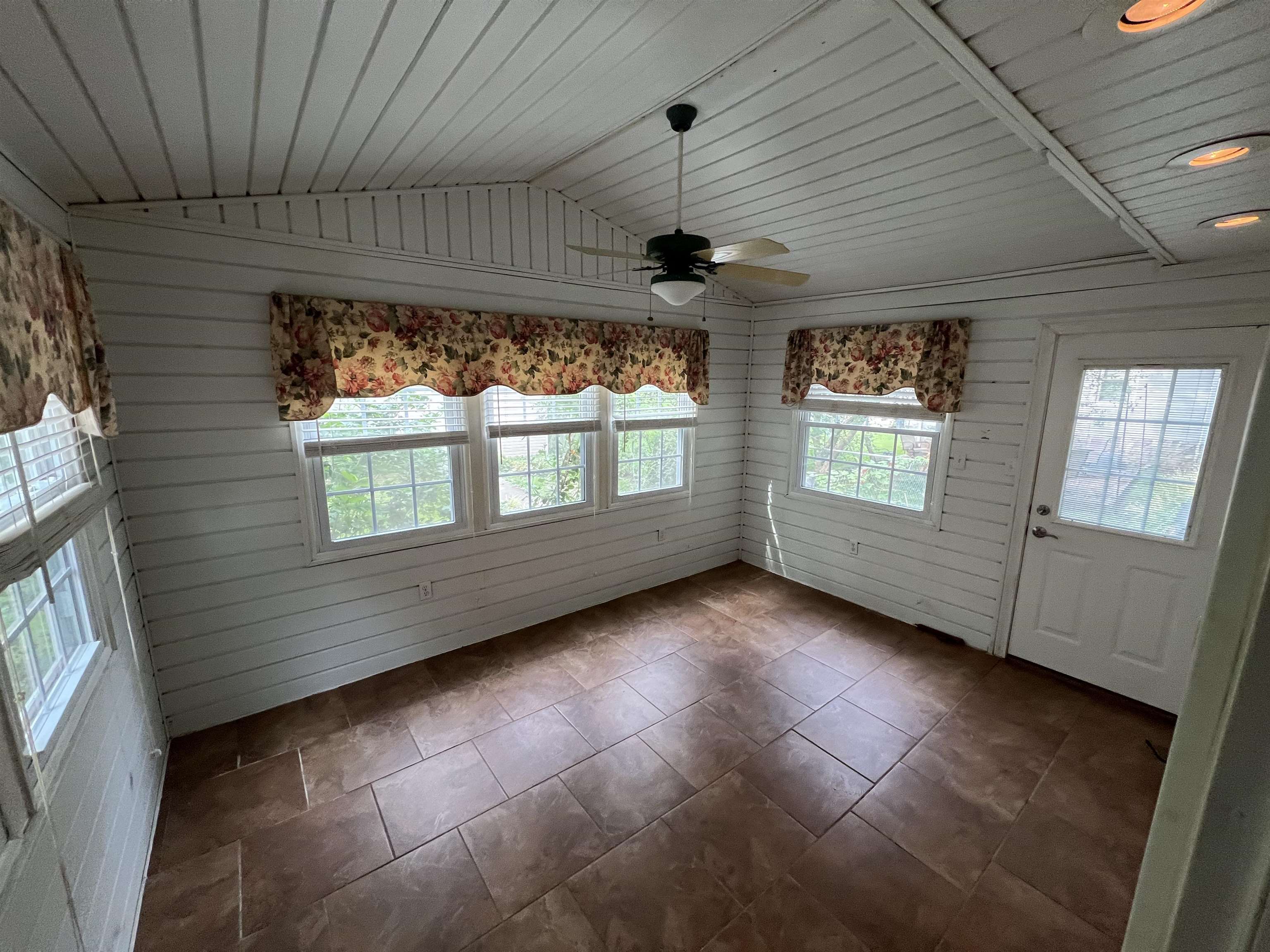 207 Allison Street, Greenville, Kentucky 42345, 2 Bedrooms Bedrooms, ,2 BathroomsBathrooms,Single Family Residence,For Sale,Allison Street,90221