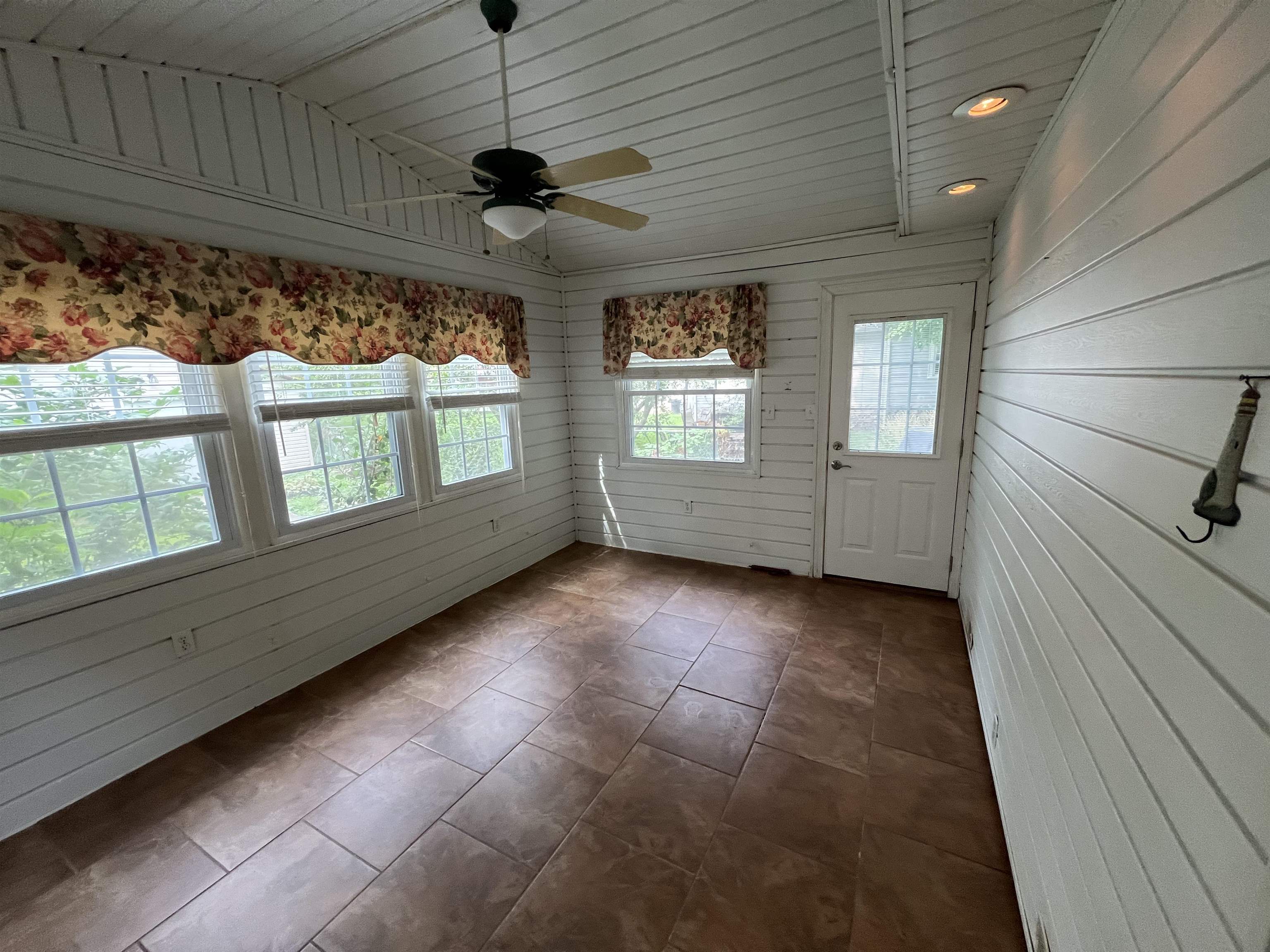 207 Allison Street, Greenville, Kentucky 42345, 2 Bedrooms Bedrooms, ,2 BathroomsBathrooms,Single Family Residence,For Sale,Allison Street,90221