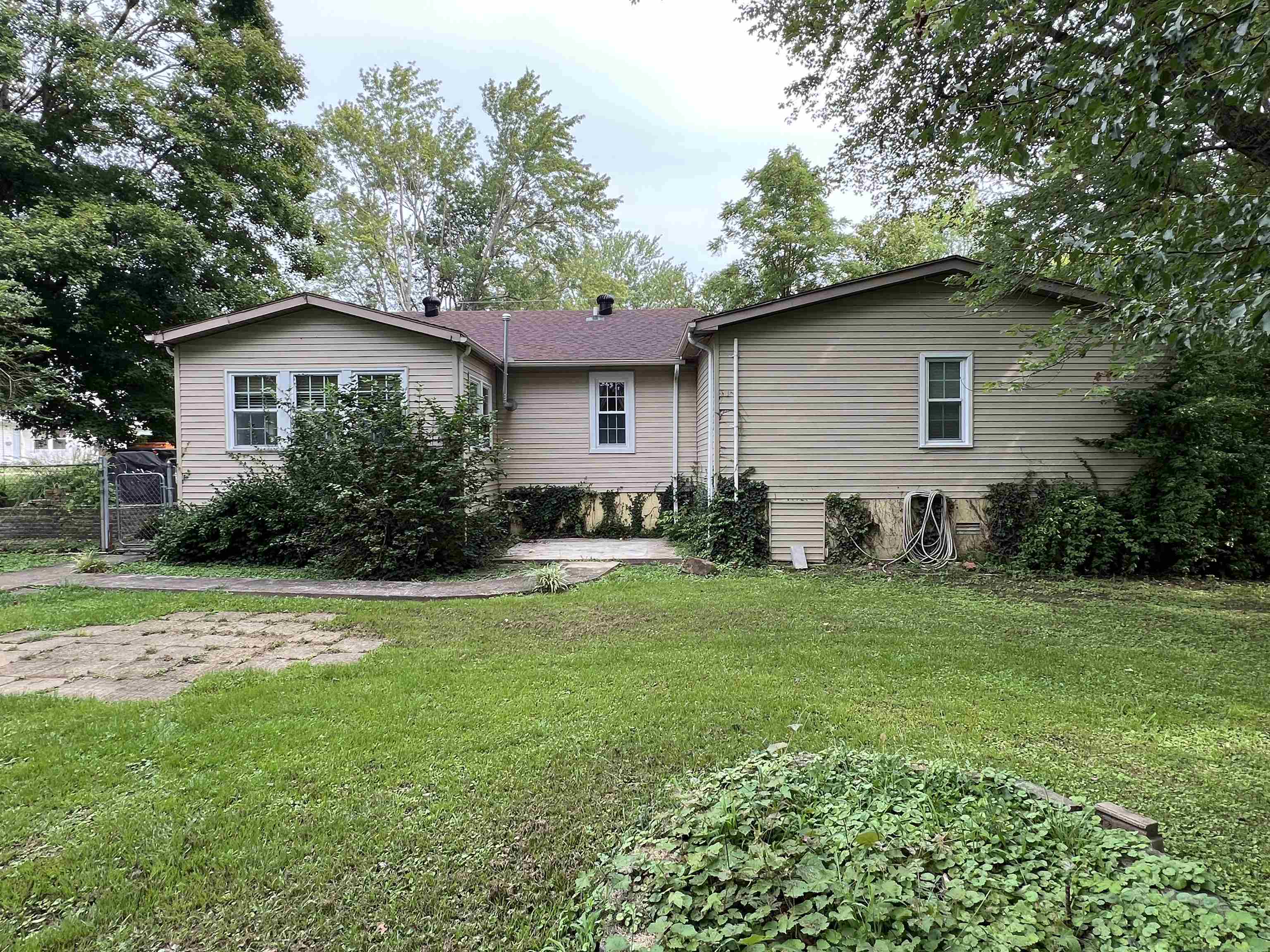 207 Allison Street, Greenville, Kentucky 42345, 2 Bedrooms Bedrooms, ,2 BathroomsBathrooms,Single Family Residence,For Sale,Allison Street,90221