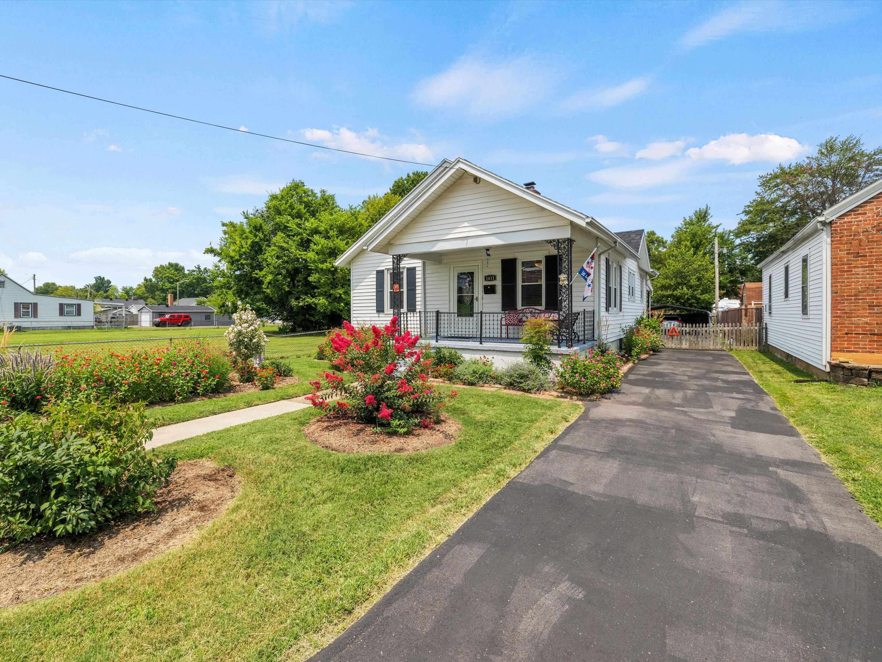 1611 Parrish Avenue, Owensboro, Kentucky 42301, 2 Bedrooms Bedrooms, ,1 BathroomBathrooms,Single Family Residence,For Sale,Parrish Avenue,90224