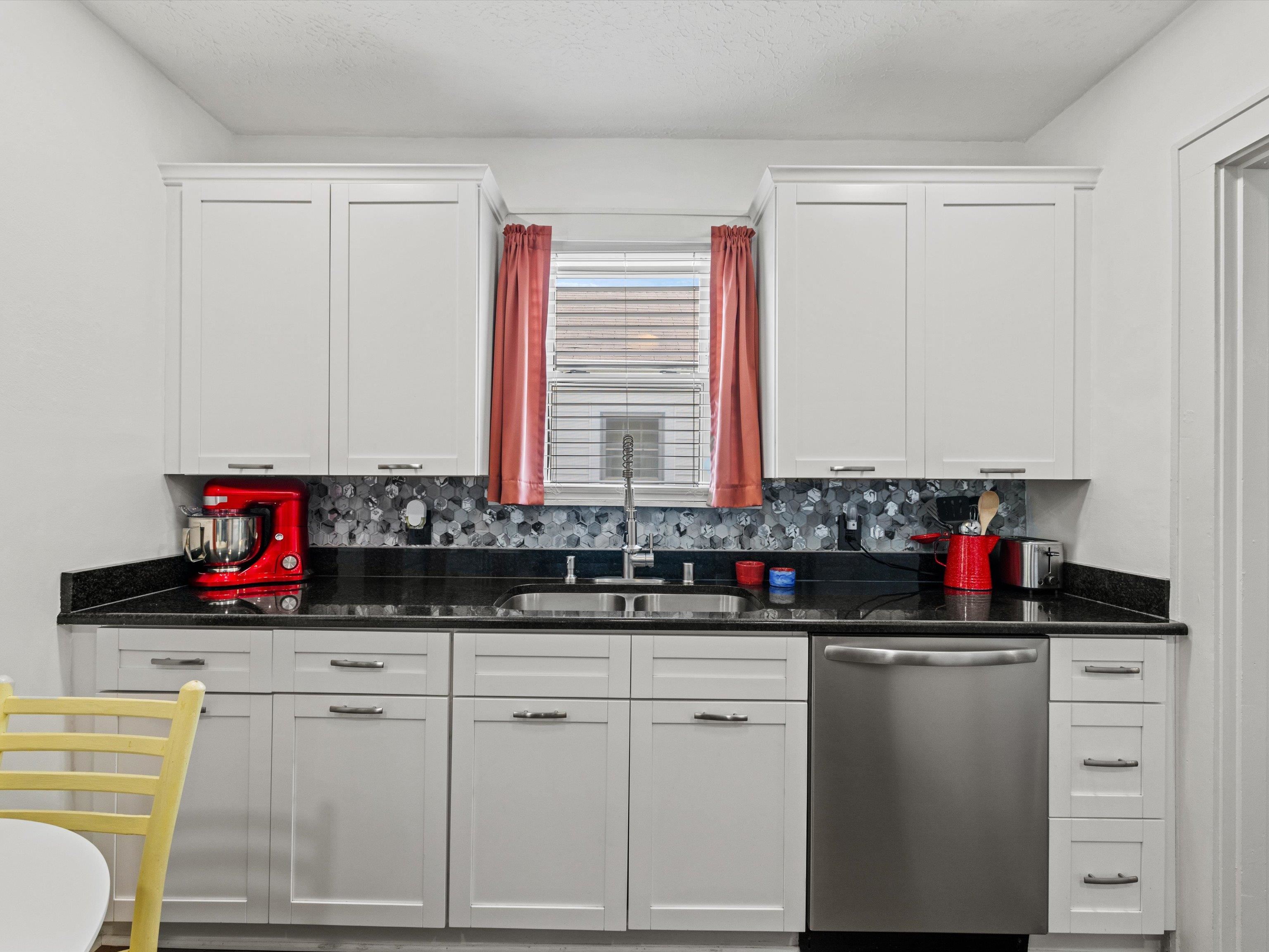 1611 Parrish Avenue, Owensboro, Kentucky 42301, 2 Bedrooms Bedrooms, ,1 BathroomBathrooms,Single Family Residence,For Sale,Parrish Avenue,90224