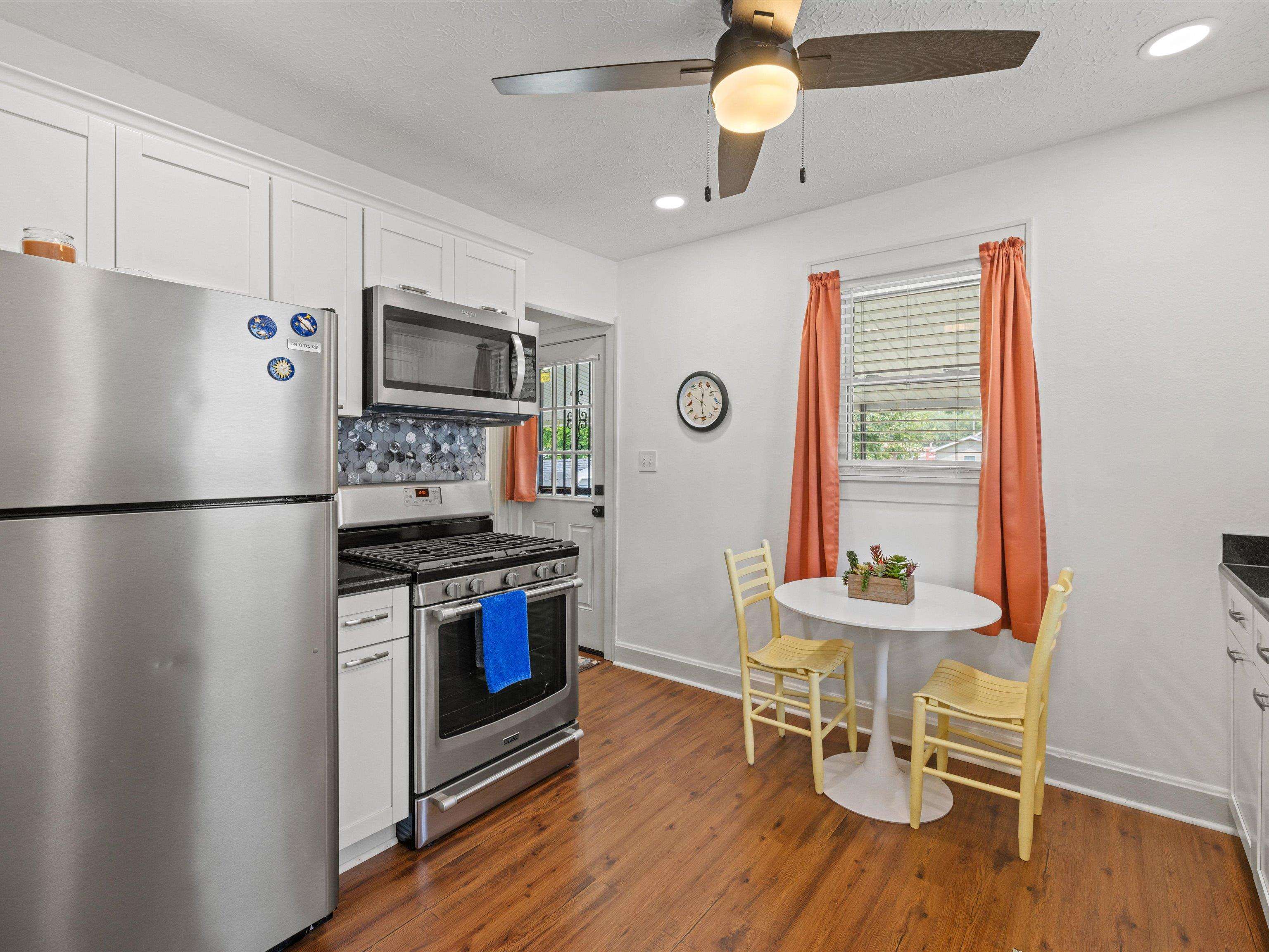 1611 Parrish Avenue, Owensboro, Kentucky 42301, 2 Bedrooms Bedrooms, ,1 BathroomBathrooms,Single Family Residence,For Sale,Parrish Avenue,90224