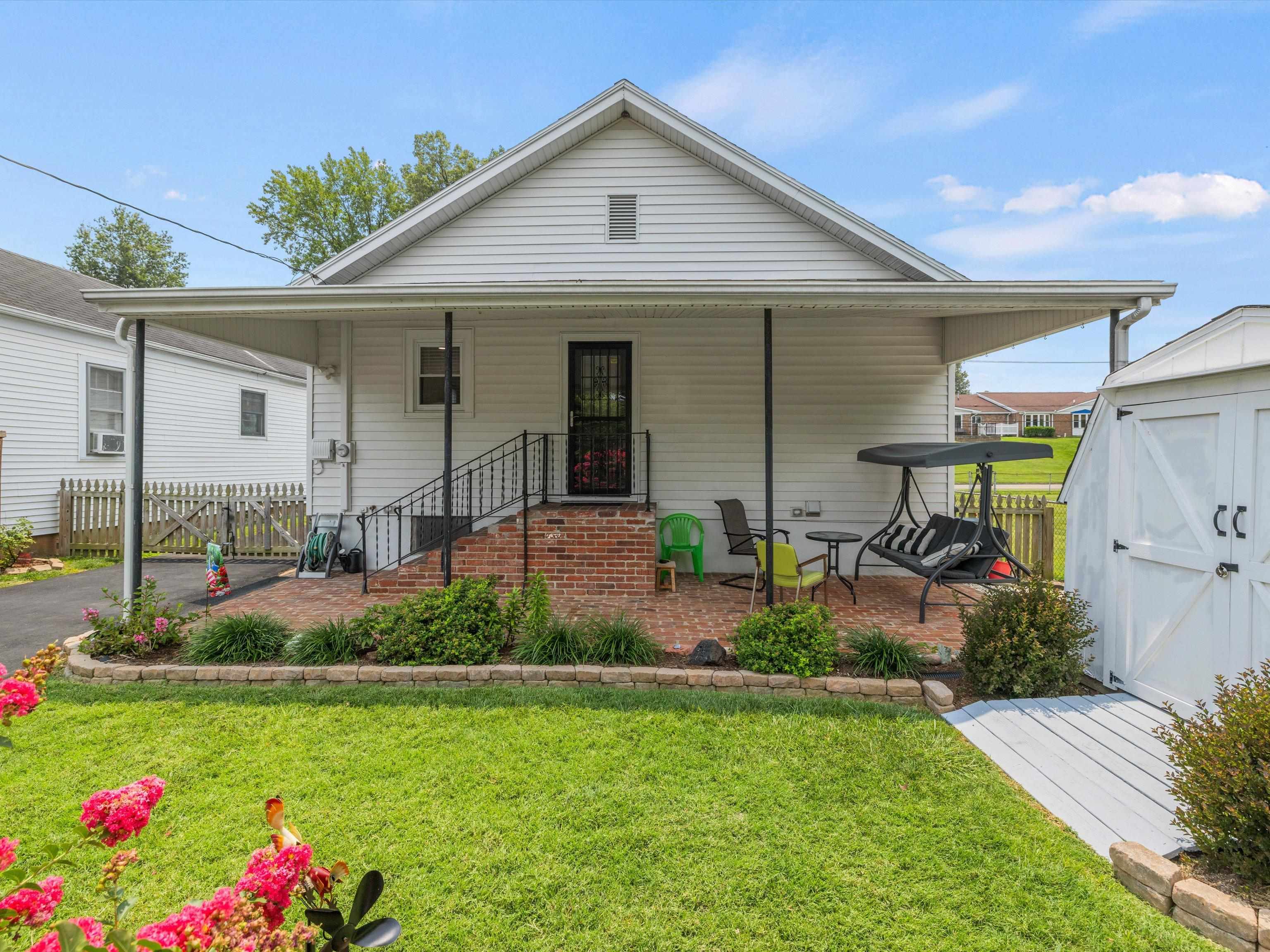 1611 Parrish Avenue, Owensboro, Kentucky 42301, 2 Bedrooms Bedrooms, ,1 BathroomBathrooms,Single Family Residence,For Sale,Parrish Avenue,90224