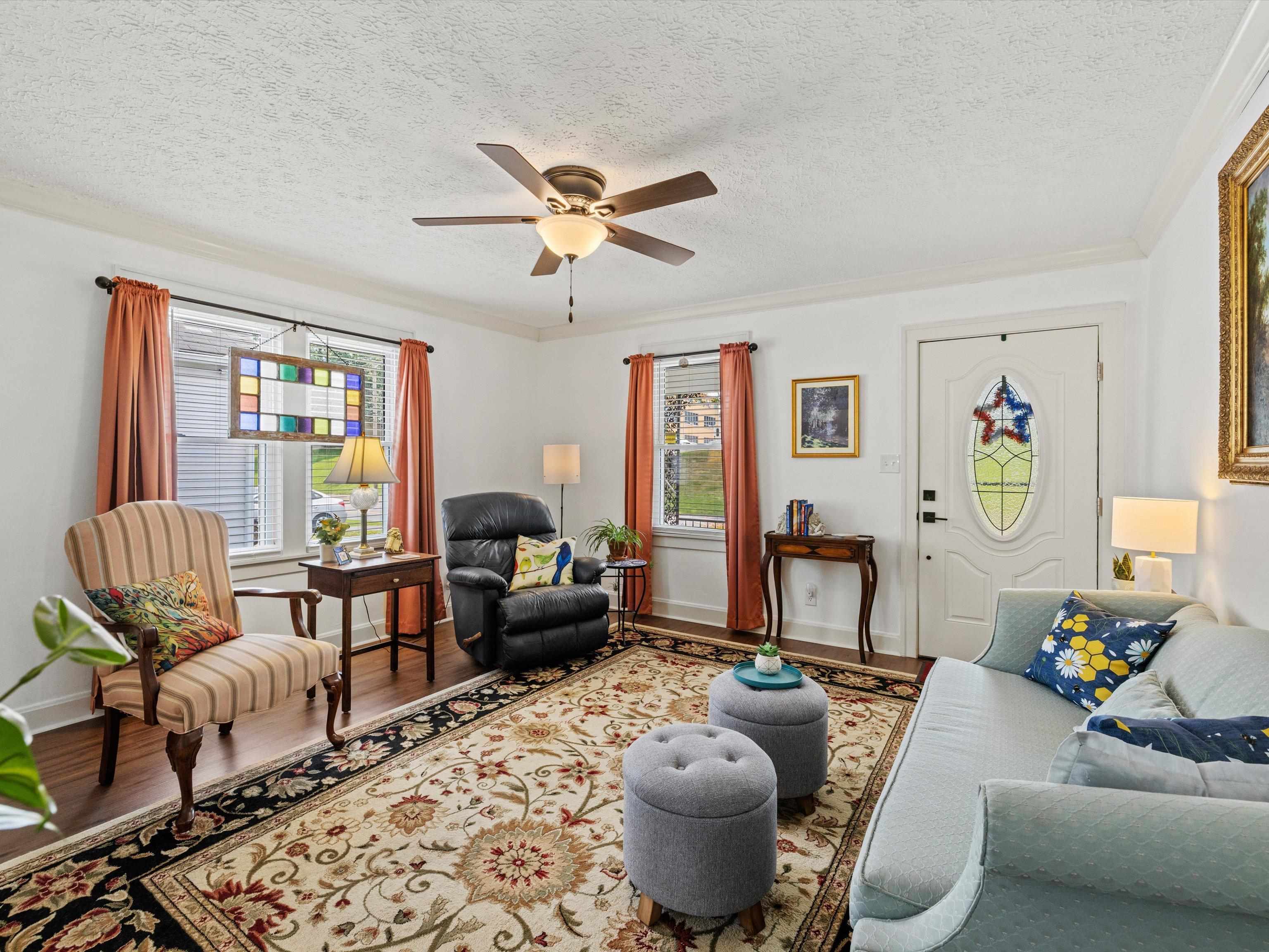 1611 Parrish Avenue, Owensboro, Kentucky 42301, 2 Bedrooms Bedrooms, ,1 BathroomBathrooms,Single Family Residence,For Sale,Parrish Avenue,90224