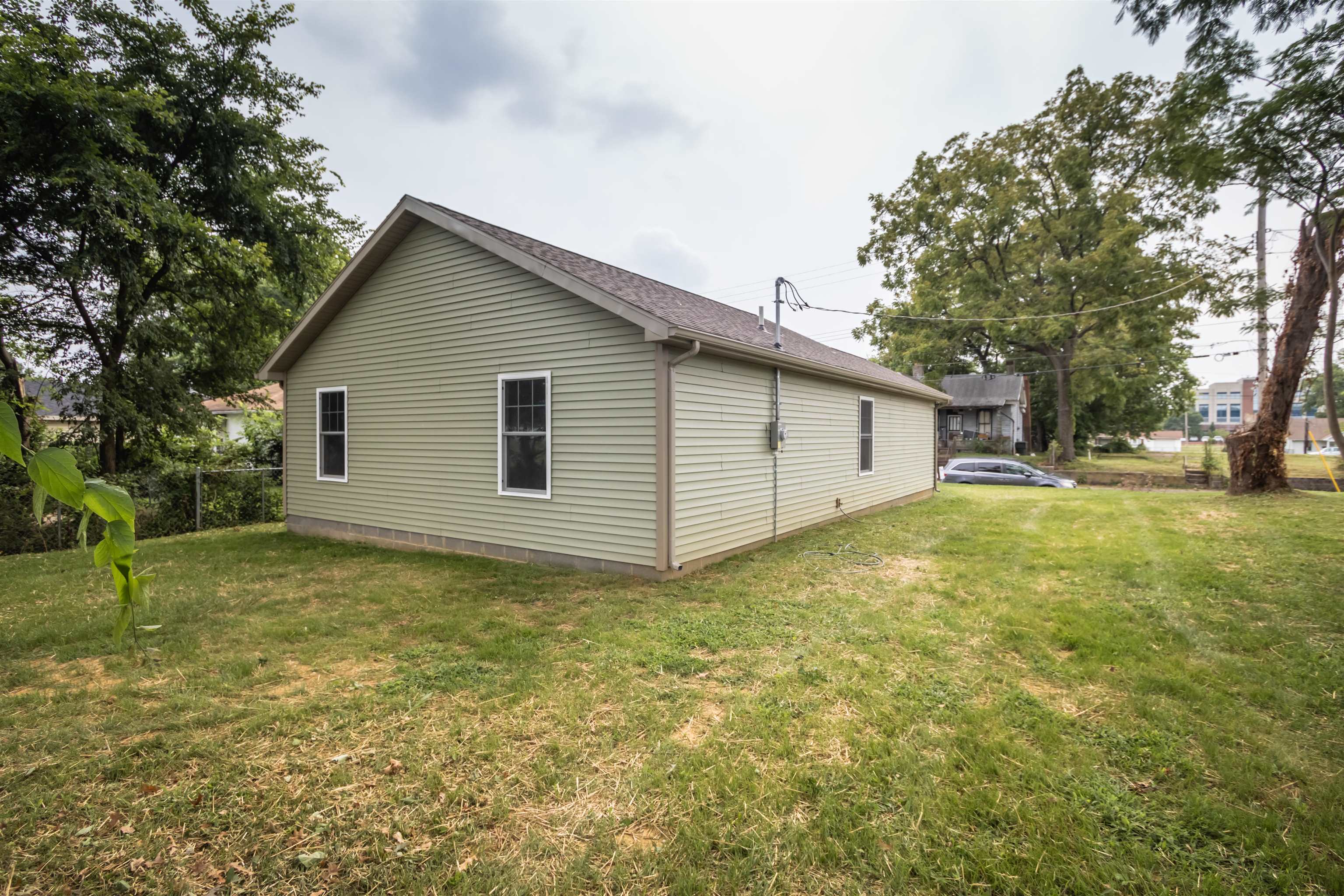 1019 Jackson St, Owensboro, Kentucky 42303, 3 Bedrooms Bedrooms, ,1 BathroomBathrooms,Single Family Residence,For Sale,Jackson St,90225