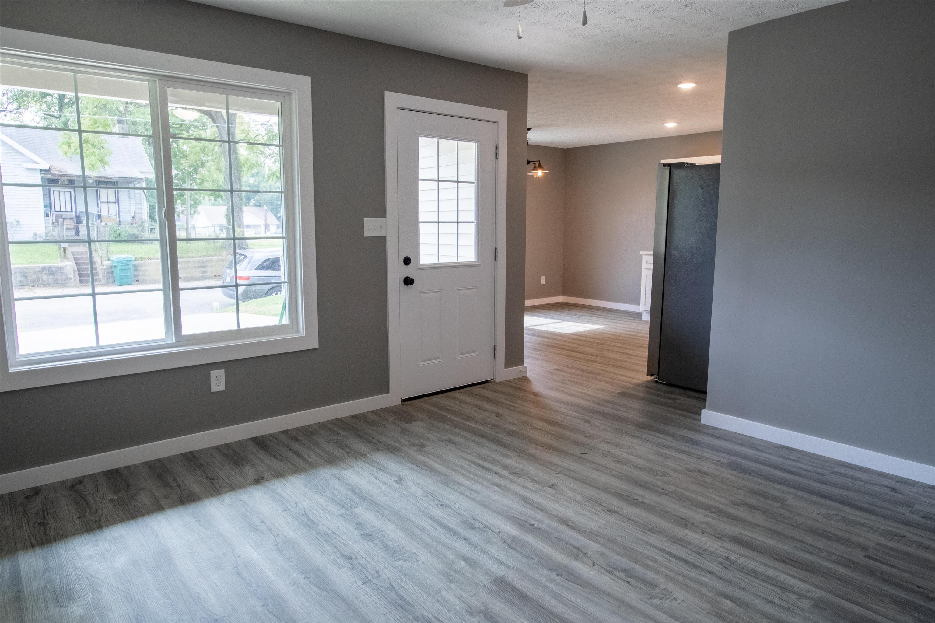 1019 Jackson St, Owensboro, Kentucky 42303, 3 Bedrooms Bedrooms, ,1 BathroomBathrooms,Single Family Residence,For Sale,Jackson St,90225