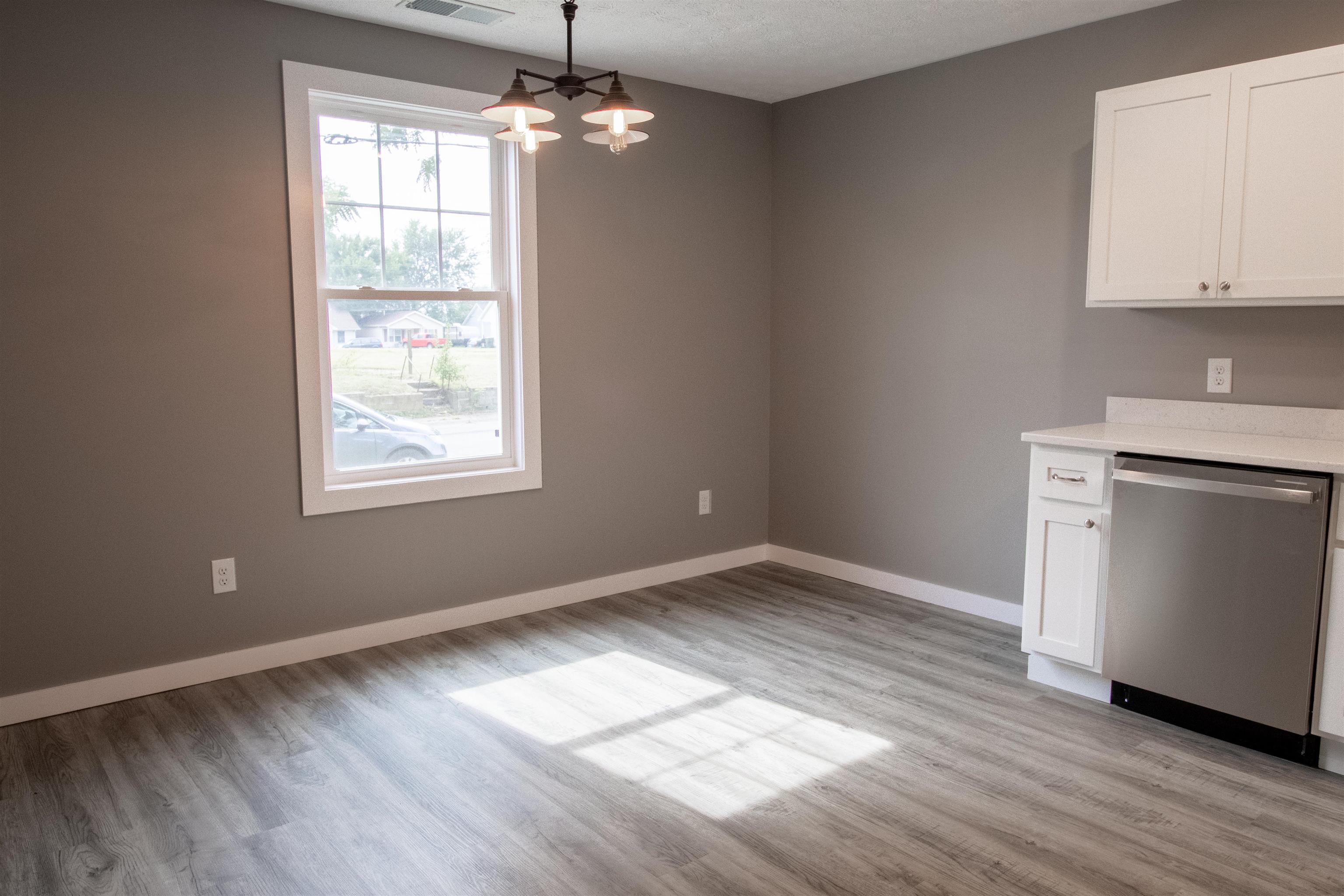 1019 Jackson St, Owensboro, Kentucky 42303, 3 Bedrooms Bedrooms, ,1 BathroomBathrooms,Single Family Residence,For Sale,Jackson St,90225