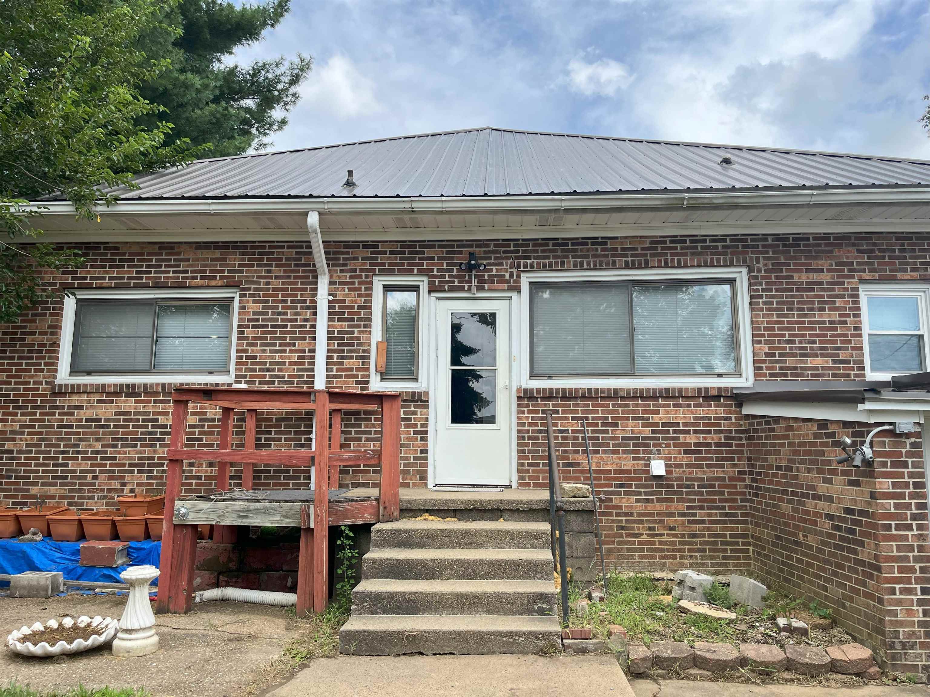 809 Adams street, Sturgis, Kentucky 42459, 3 Bedrooms Bedrooms, ,1 BathroomBathrooms,Single Family Residence,For Sale,Adams street,90229