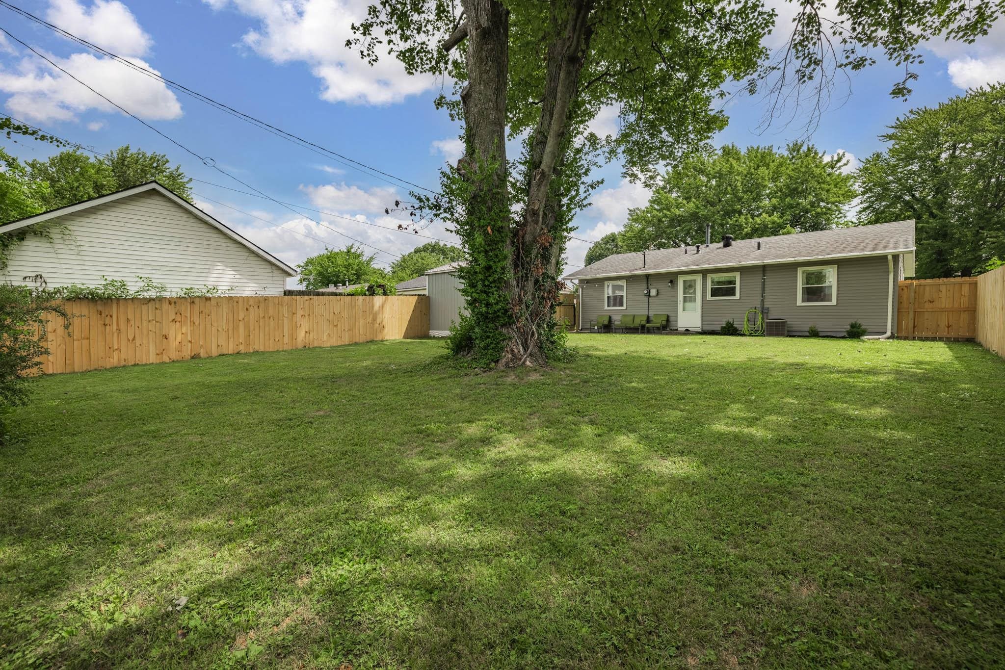 664 Fargo Street, Owensboro, Kentucky 42301, 3 Bedrooms Bedrooms, ,1 BathroomBathrooms,Single Family Residence,For Sale,Fargo Street,90230