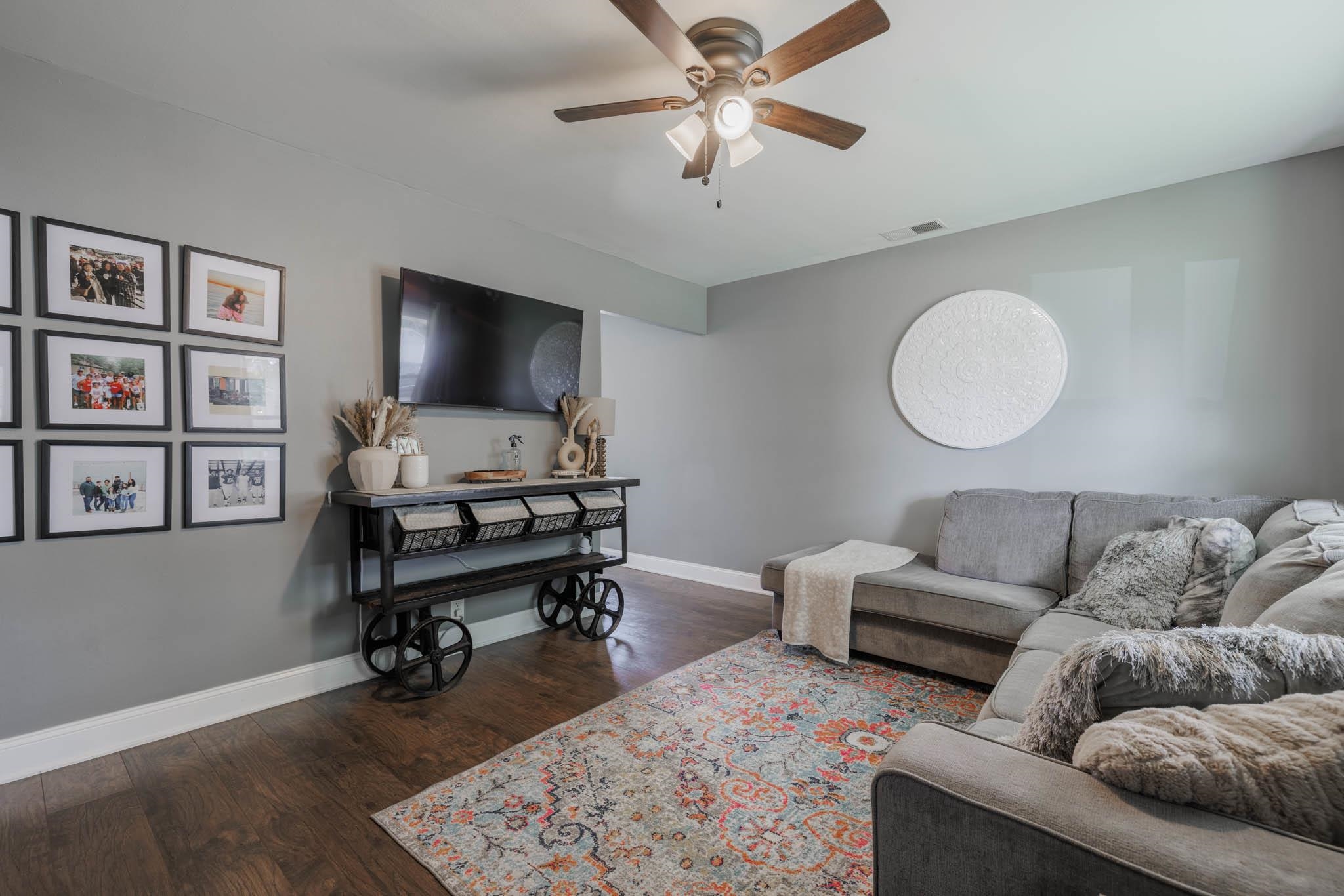 664 Fargo Street, Owensboro, Kentucky 42301, 3 Bedrooms Bedrooms, ,1 BathroomBathrooms,Single Family Residence,For Sale,Fargo Street,90230