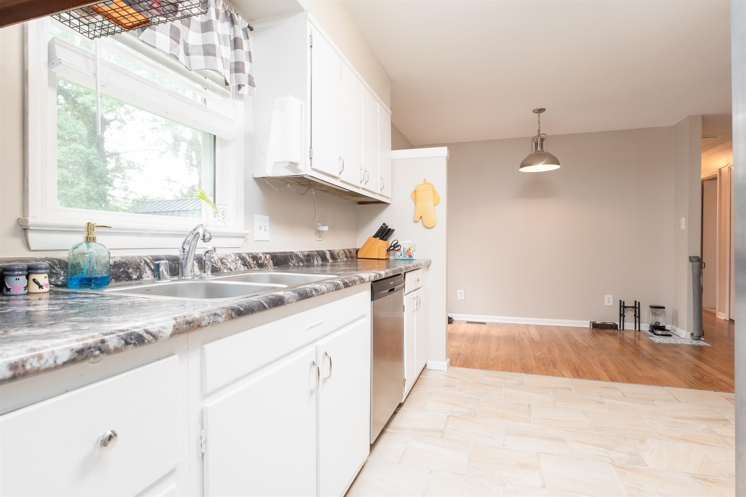 3807 Steele Drive, Owensboro, Kentucky 42303, 4 Bedrooms Bedrooms, ,1 BathroomBathrooms,Single Family Residence,For Sale,Steele Drive,90232