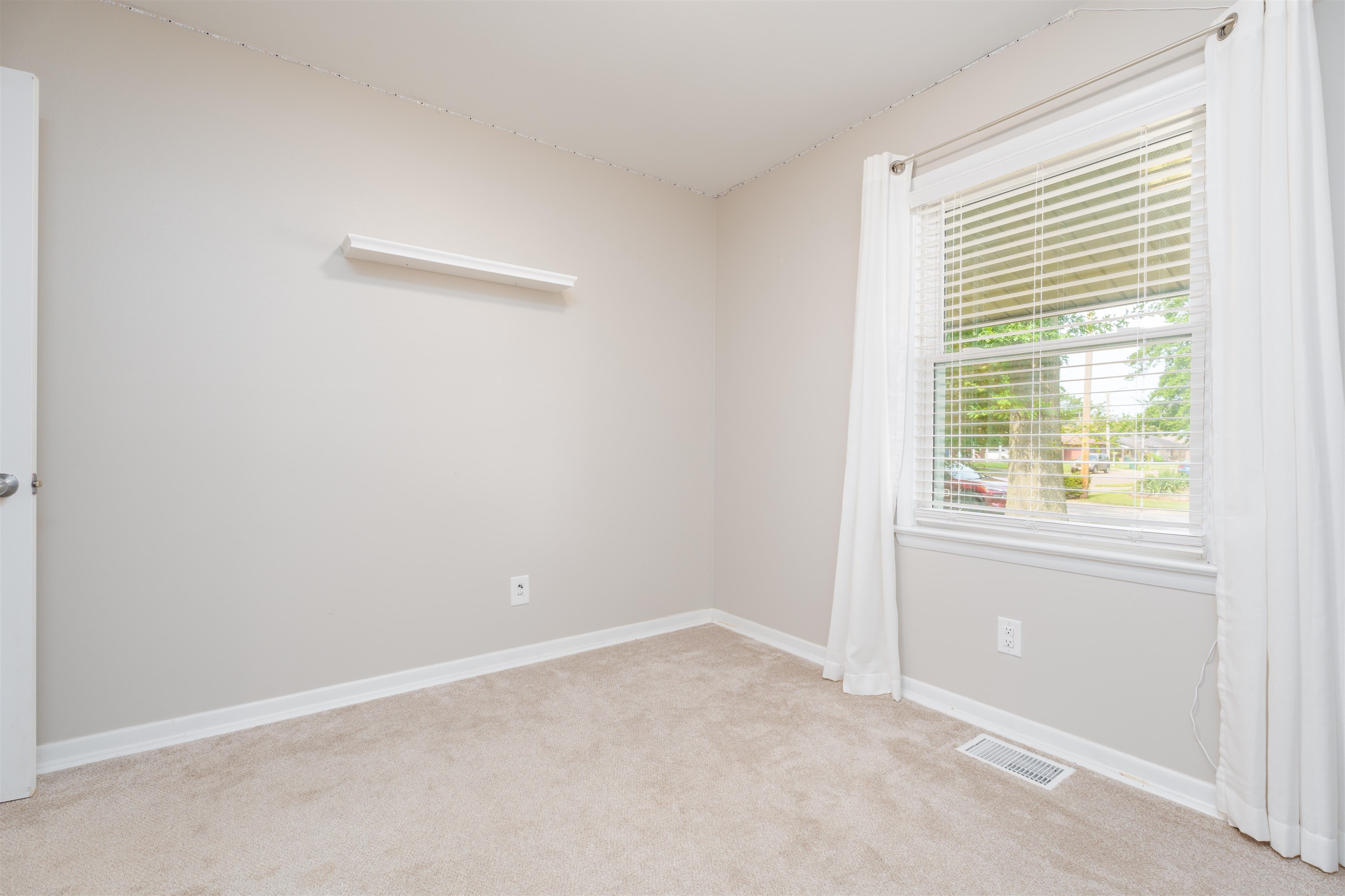 3807 Steele Drive, Owensboro, Kentucky 42303, 4 Bedrooms Bedrooms, ,1 BathroomBathrooms,Single Family Residence,For Sale,Steele Drive,90232