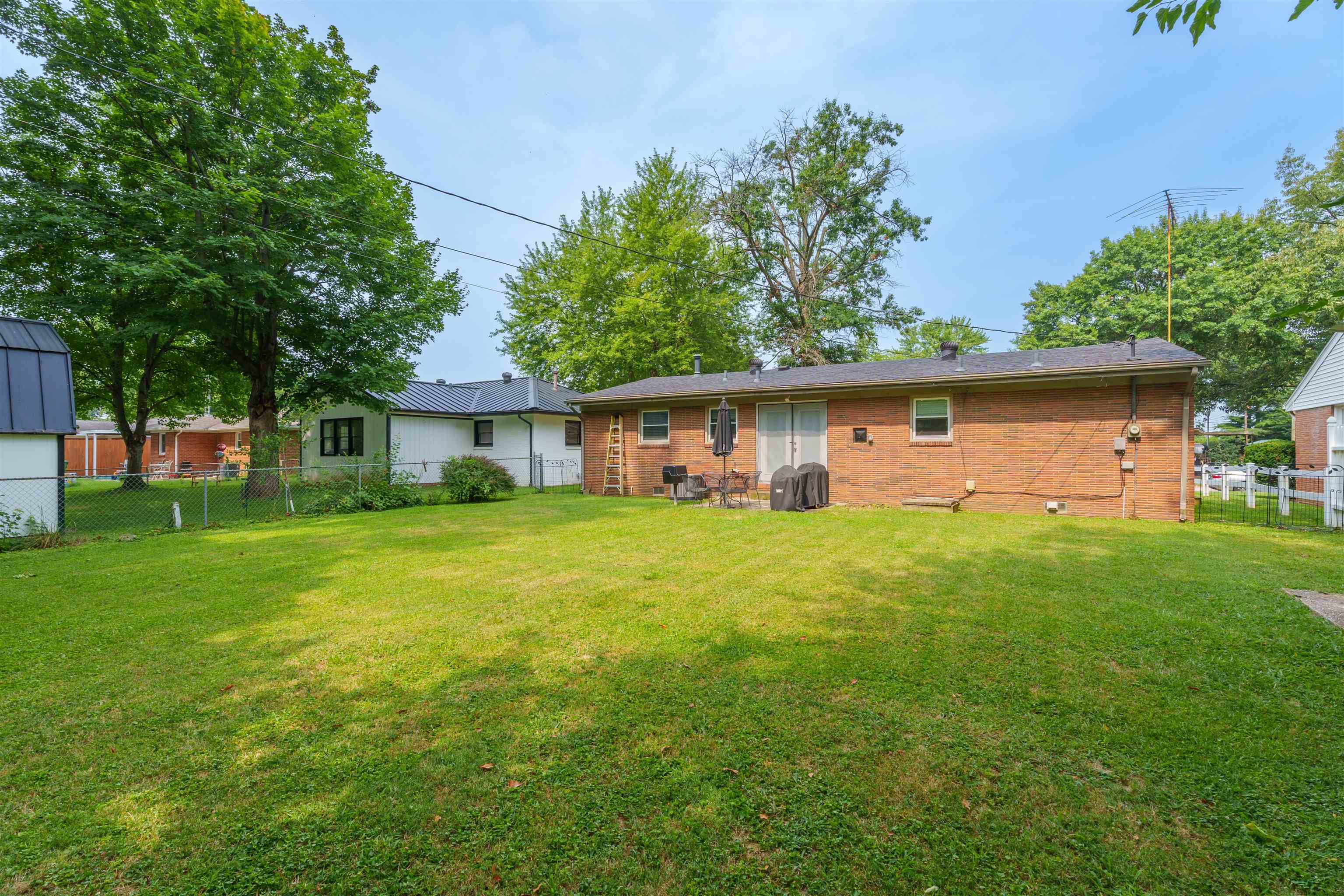 3807 Steele Drive, Owensboro, Kentucky 42303, 4 Bedrooms Bedrooms, ,1 BathroomBathrooms,Single Family Residence,For Sale,Steele Drive,90232