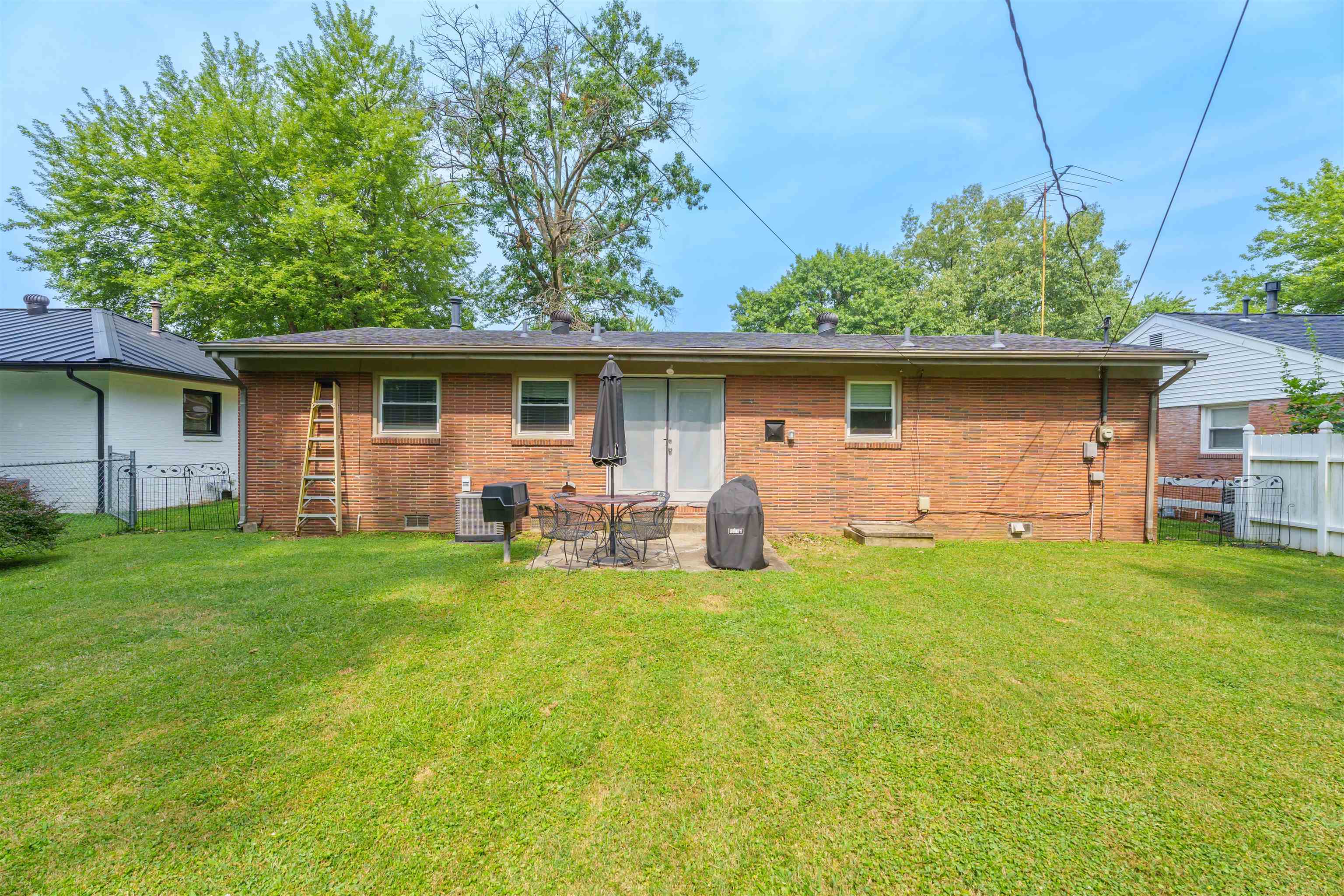 3807 Steele Drive, Owensboro, Kentucky 42303, 4 Bedrooms Bedrooms, ,1 BathroomBathrooms,Single Family Residence,For Sale,Steele Drive,90232