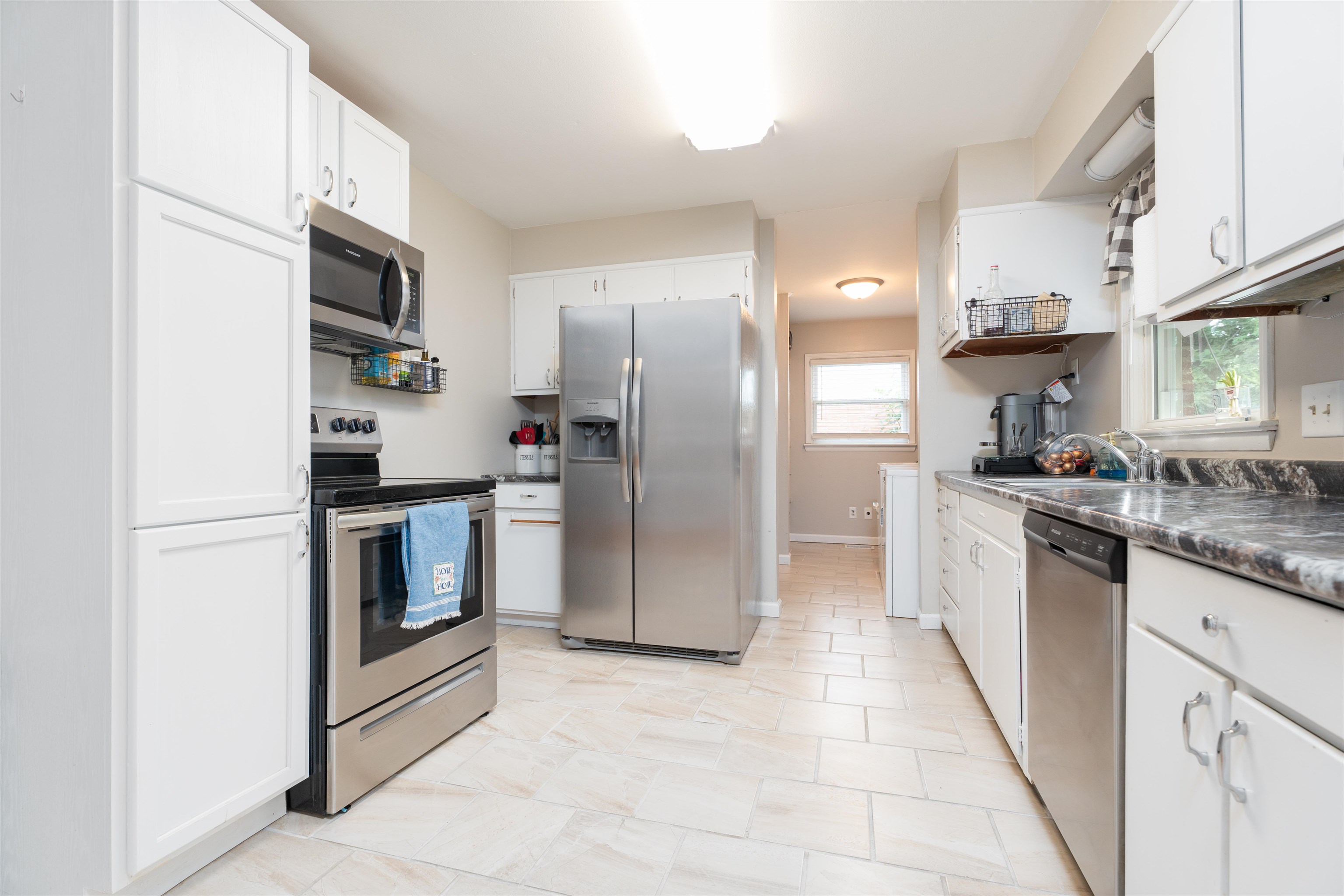 3807 Steele Drive, Owensboro, Kentucky 42303, 4 Bedrooms Bedrooms, ,1 BathroomBathrooms,Single Family Residence,For Sale,Steele Drive,90232