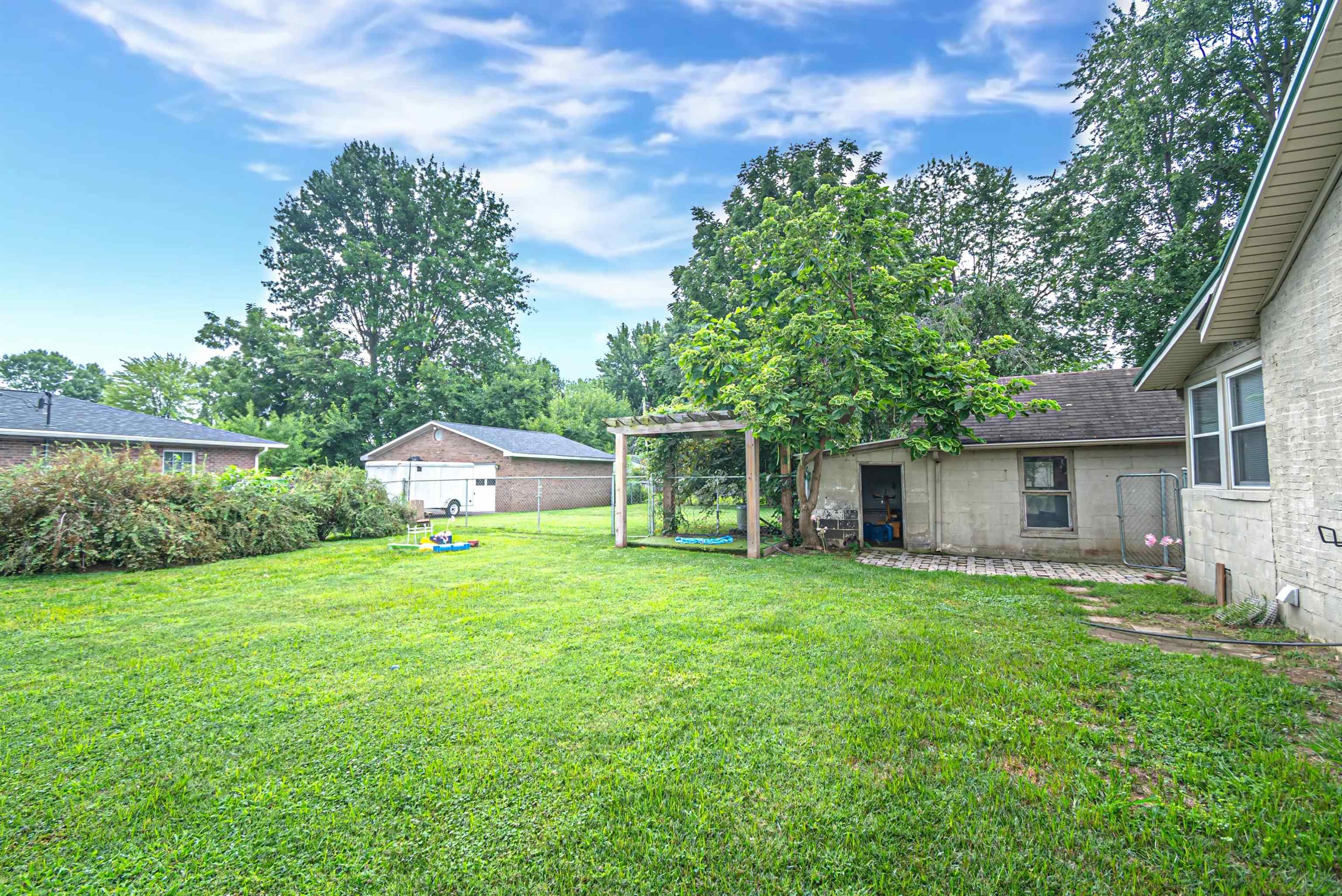 230 Byers Avenue, Owensboro, Kentucky 42303, 4 Bedrooms Bedrooms, ,2 BathroomsBathrooms,Single Family Residence,For Sale,Byers Avenue,90236