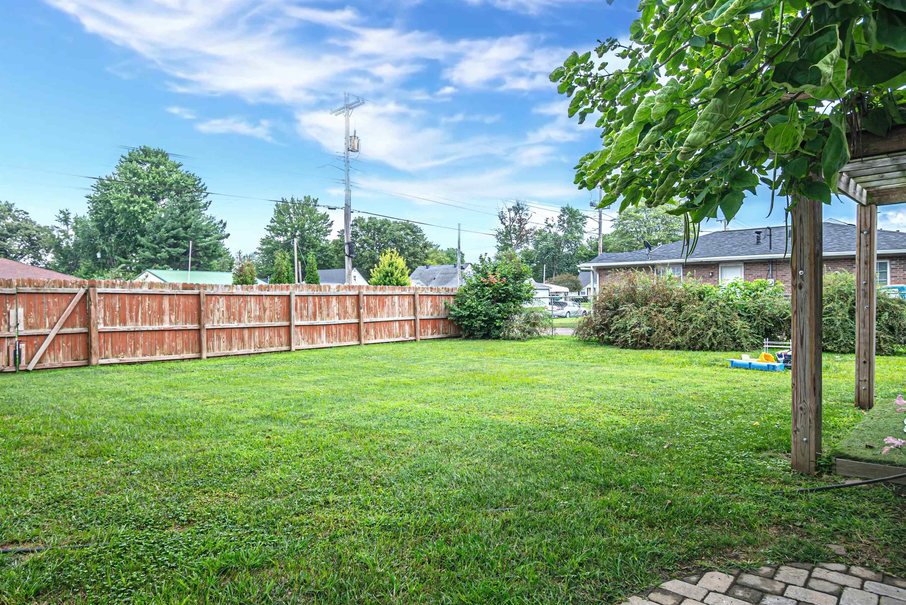 230 Byers Avenue, Owensboro, Kentucky 42303, 4 Bedrooms Bedrooms, ,2 BathroomsBathrooms,Single Family Residence,For Sale,Byers Avenue,90236