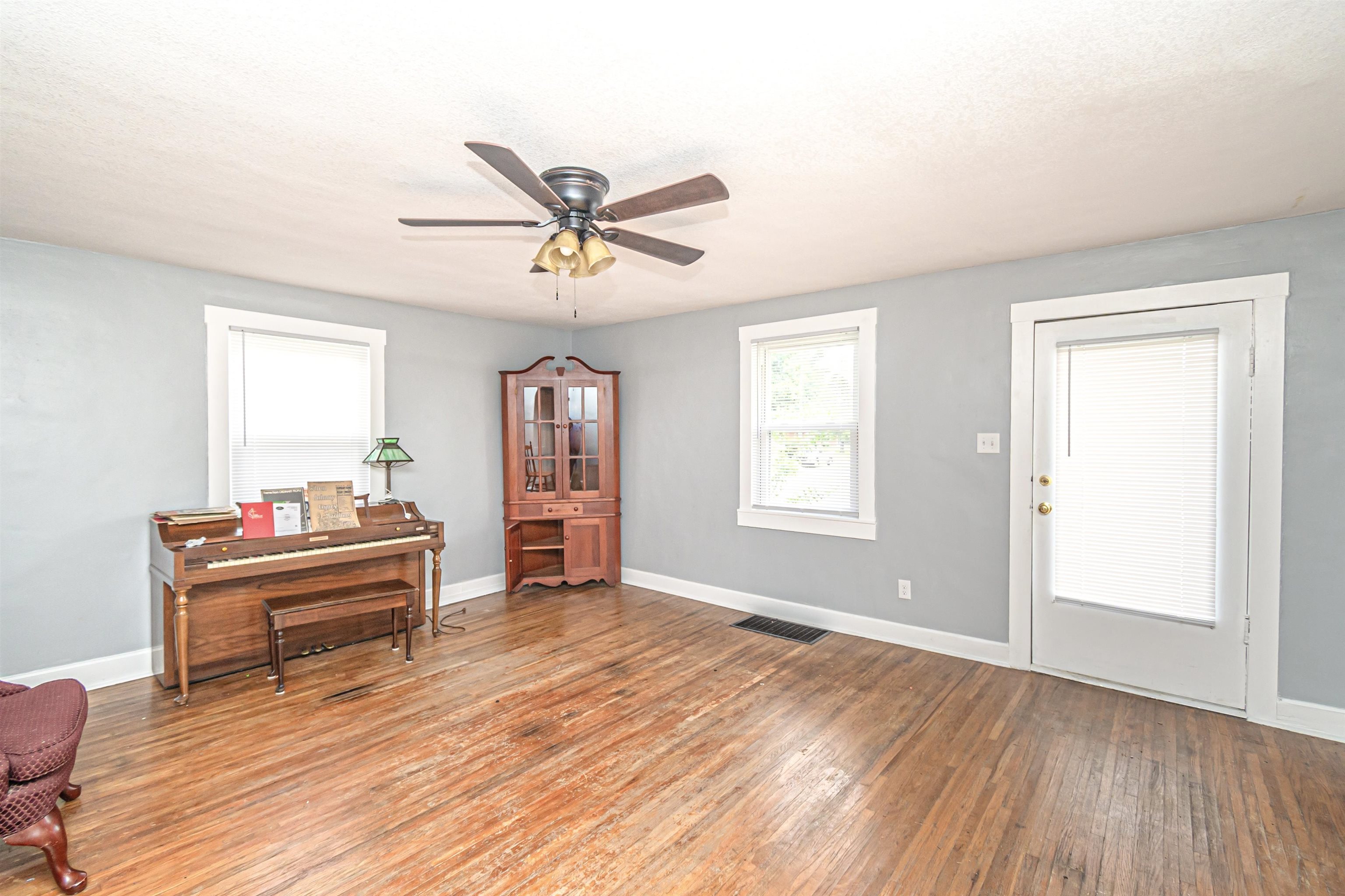 230 Byers Avenue, Owensboro, Kentucky 42303, 4 Bedrooms Bedrooms, ,2 BathroomsBathrooms,Single Family Residence,For Sale,Byers Avenue,90236
