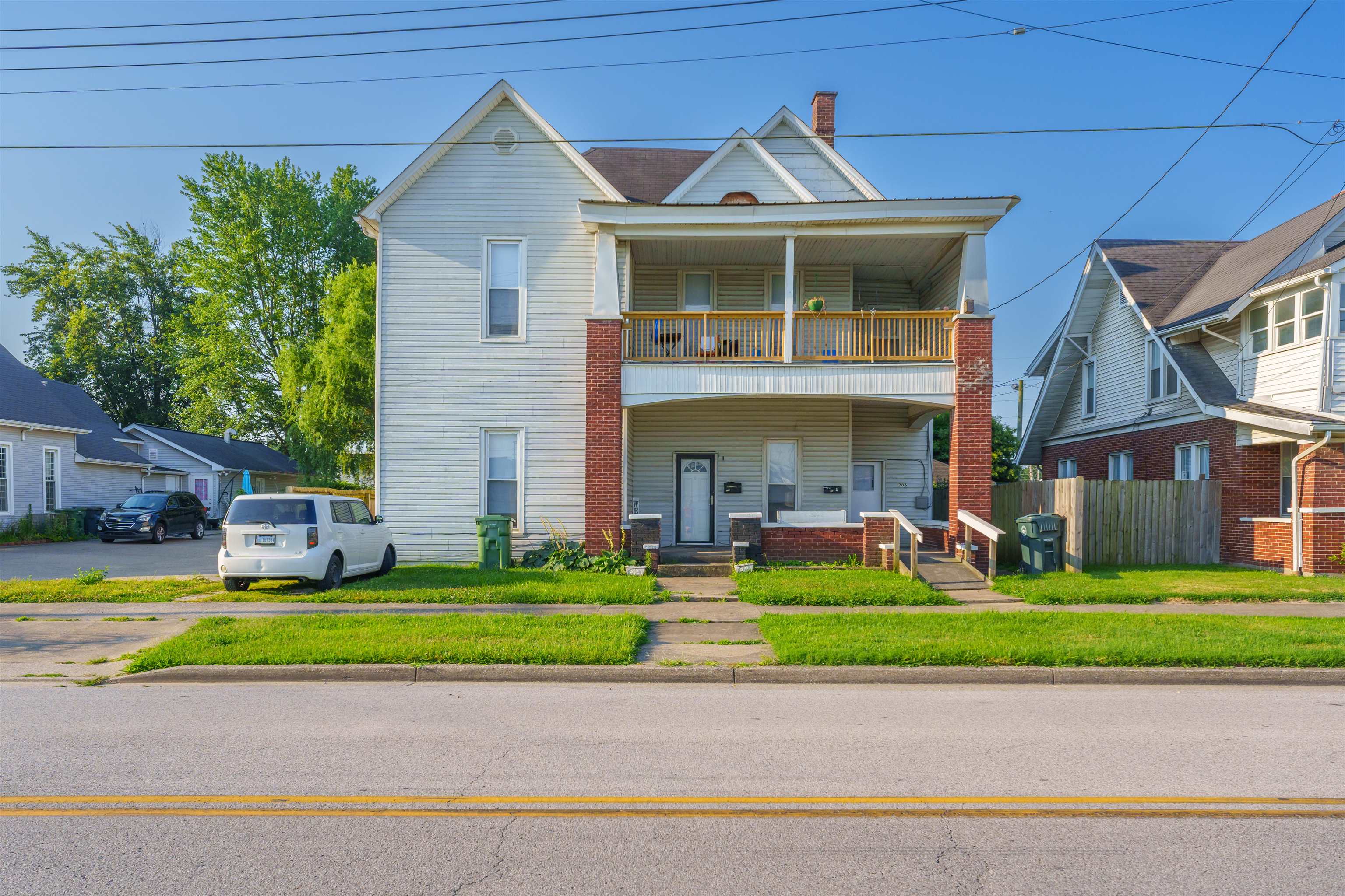 706 3rd St., Owensboro, Kentucky 42303, 4 Bedrooms Bedrooms, ,2 BathroomsBathrooms,Duplex,For Sale,3rd St.,90239