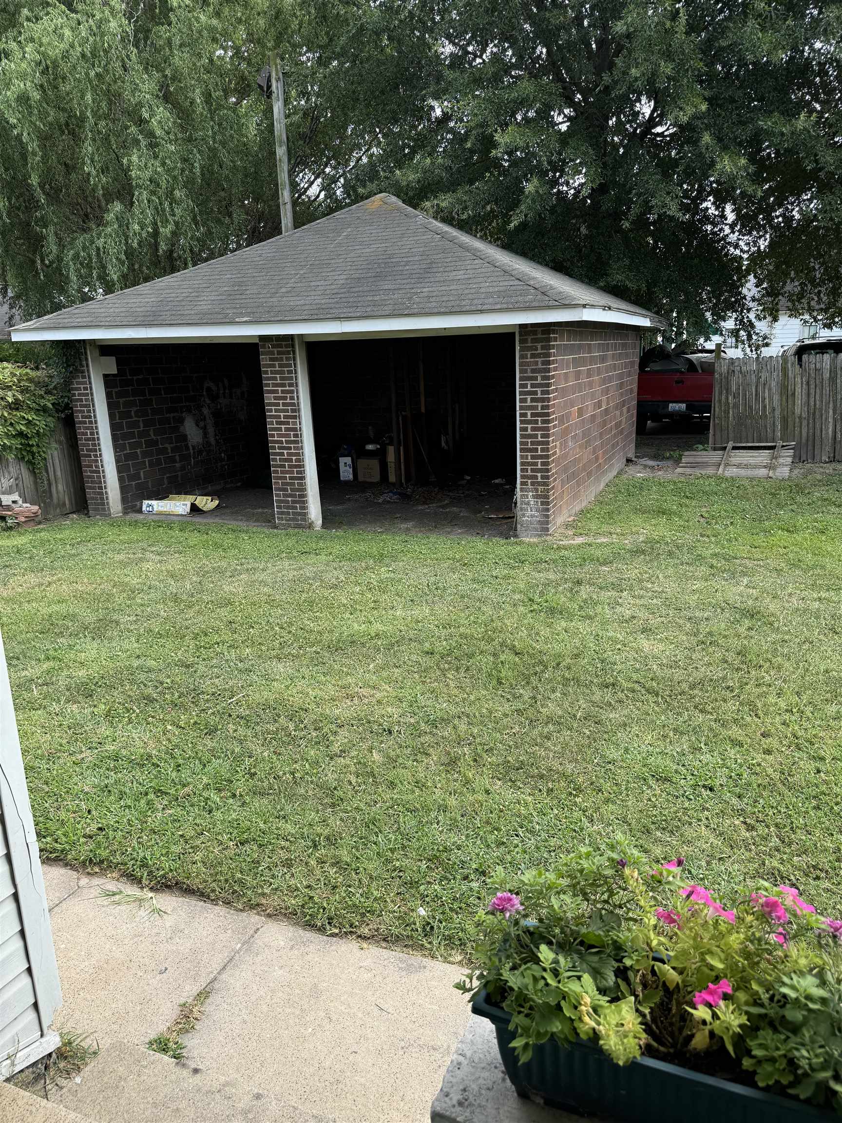 706 3rd St., Owensboro, Kentucky 42303, 4 Bedrooms Bedrooms, ,2 BathroomsBathrooms,Duplex,For Sale,3rd St.,90239