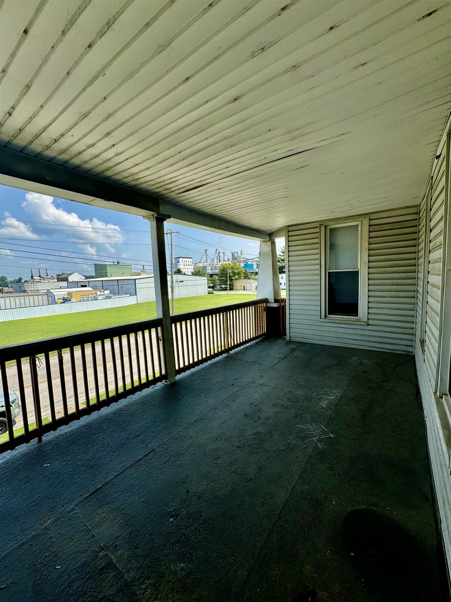 706 3rd St., Owensboro, Kentucky 42303, 4 Bedrooms Bedrooms, ,2 BathroomsBathrooms,Duplex,For Sale,3rd St.,90239
