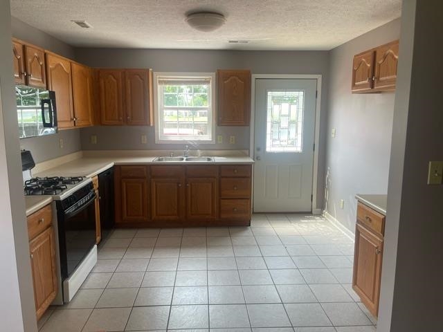 1216 4th Street, Owensboro, Kentucky 42301, 3 Bedrooms Bedrooms, ,2 BathroomsBathrooms,Single Family Residence,For Sale,4th Street,90242