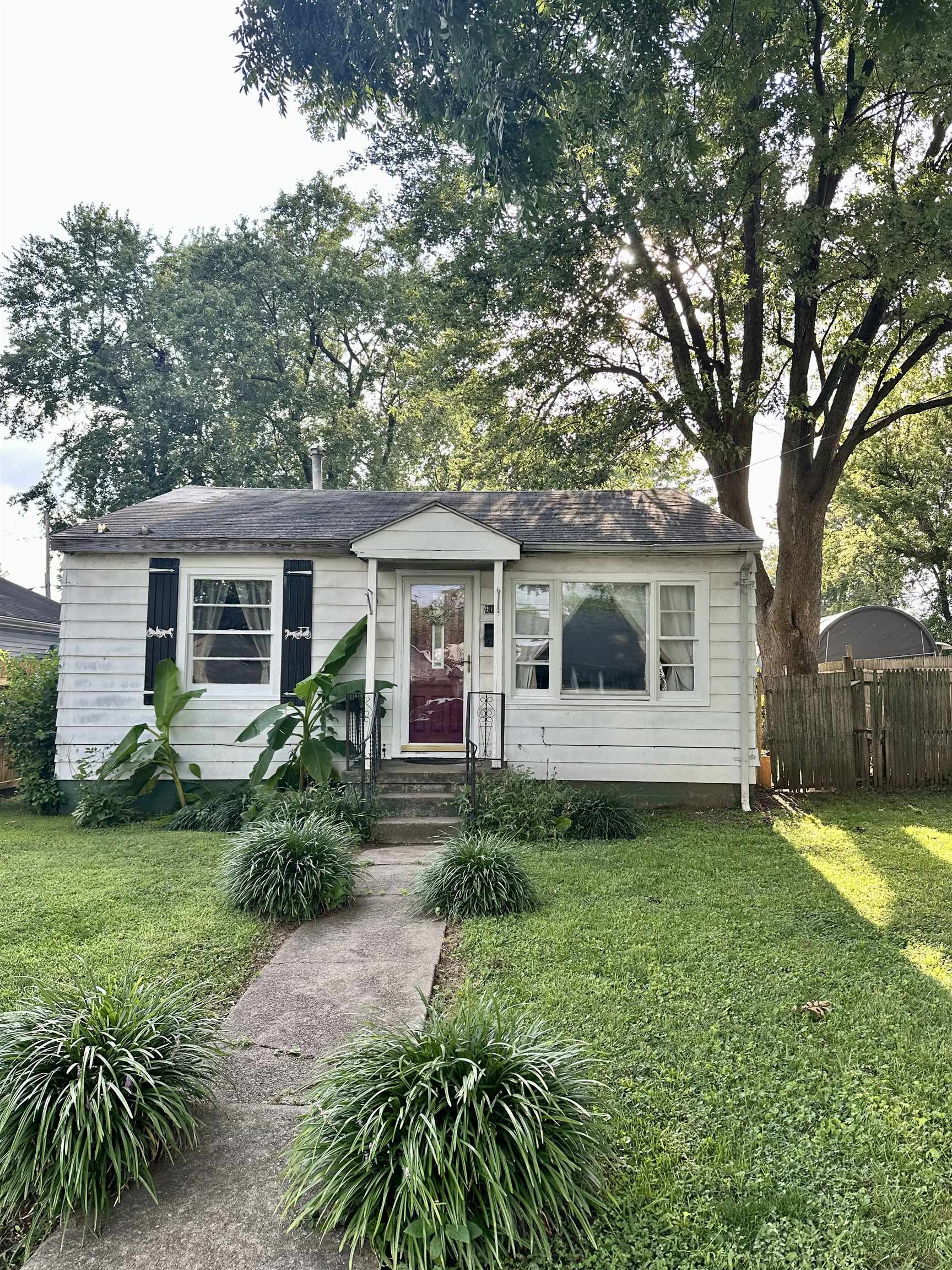 604 Jackson St, Owensboro, Kentucky 42303-5002, 2 Bedrooms Bedrooms, ,1 BathroomBathrooms,Single Family Residence,For Sale,Jackson St,90244