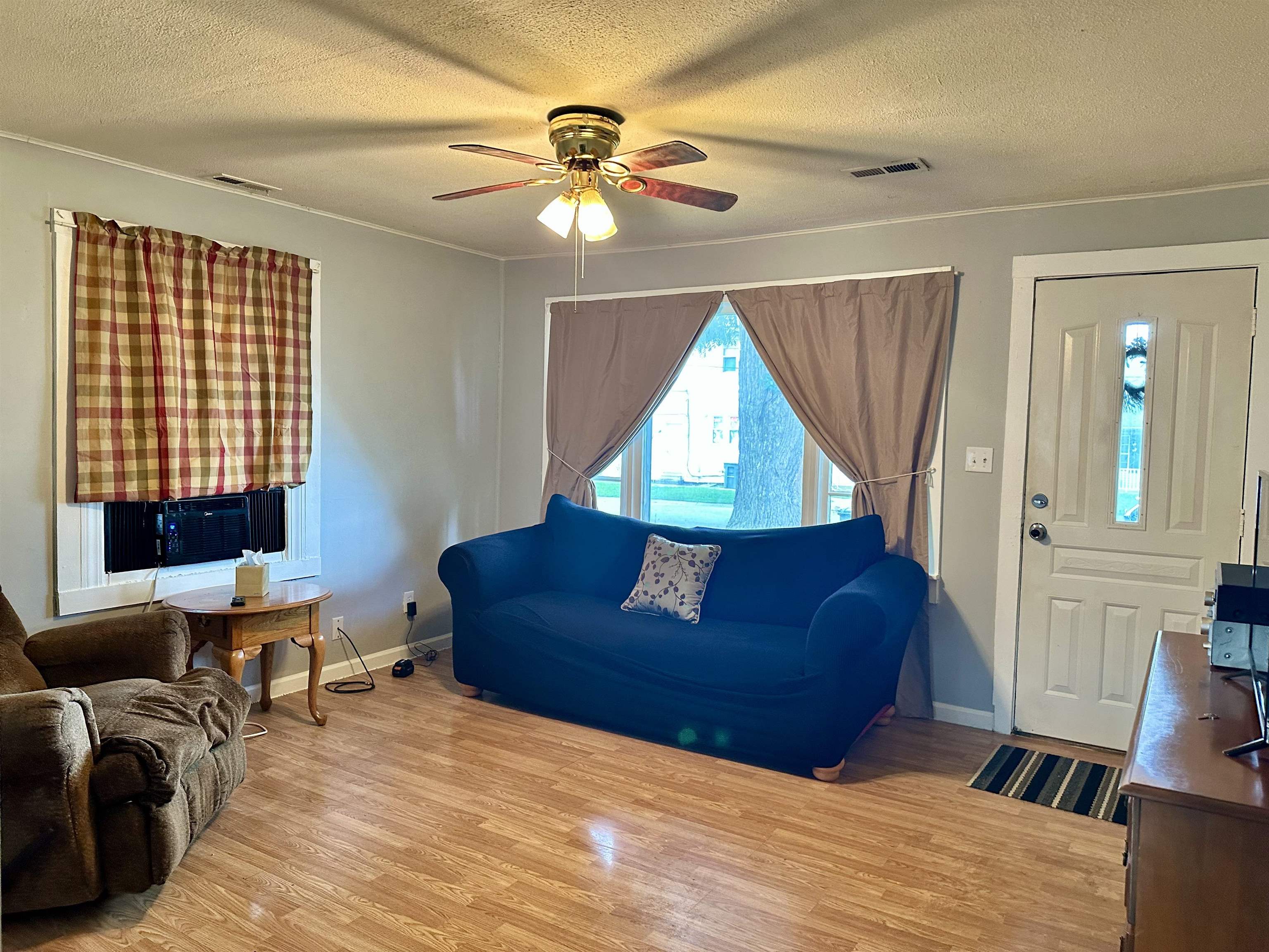 604 Jackson St, Owensboro, Kentucky 42303-5002, 2 Bedrooms Bedrooms, ,1 BathroomBathrooms,Single Family Residence,For Sale,Jackson St,90244