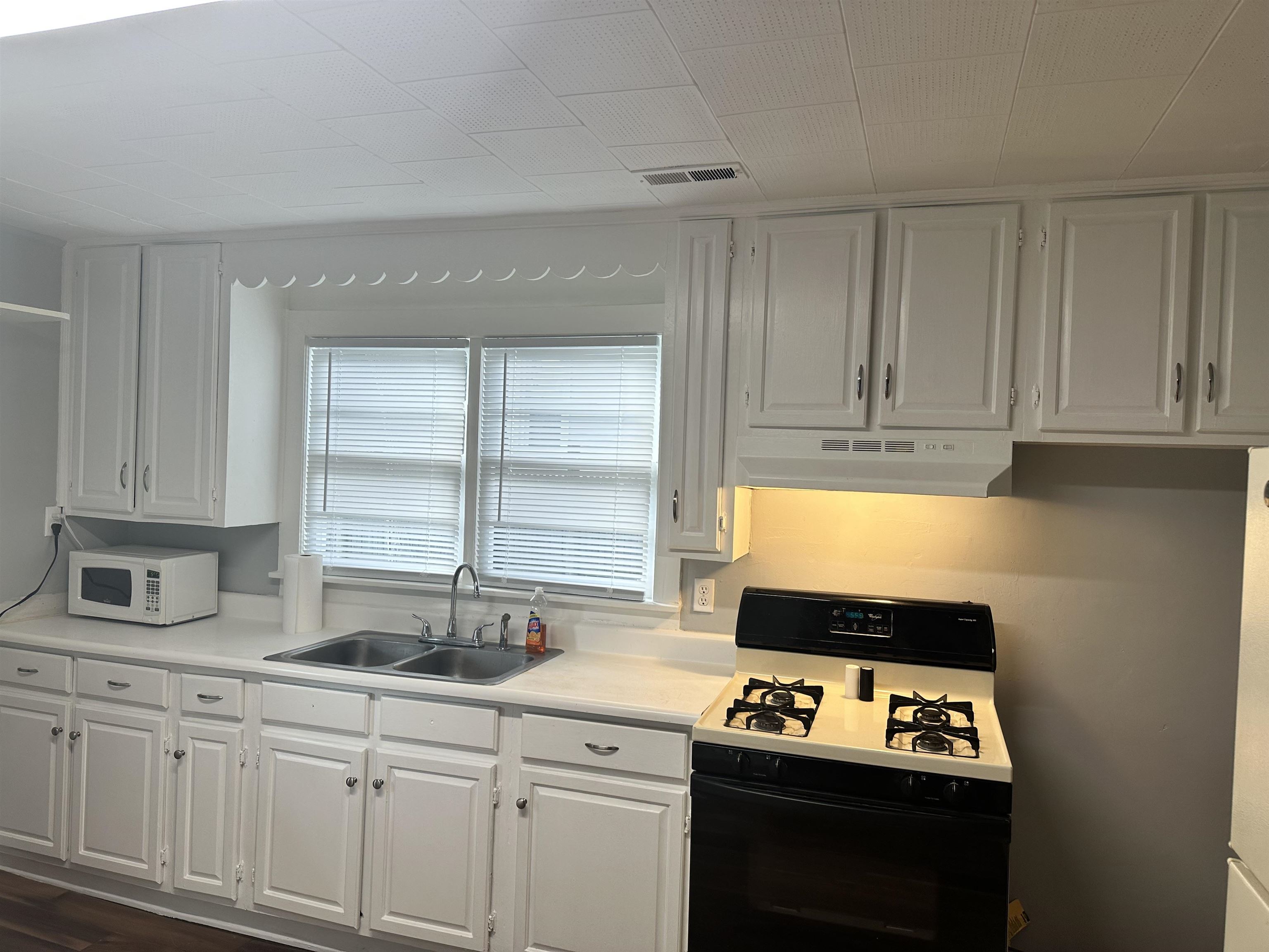 604 Jackson St, Owensboro, Kentucky 42303-5002, 2 Bedrooms Bedrooms, ,1 BathroomBathrooms,Single Family Residence,For Sale,Jackson St,90244