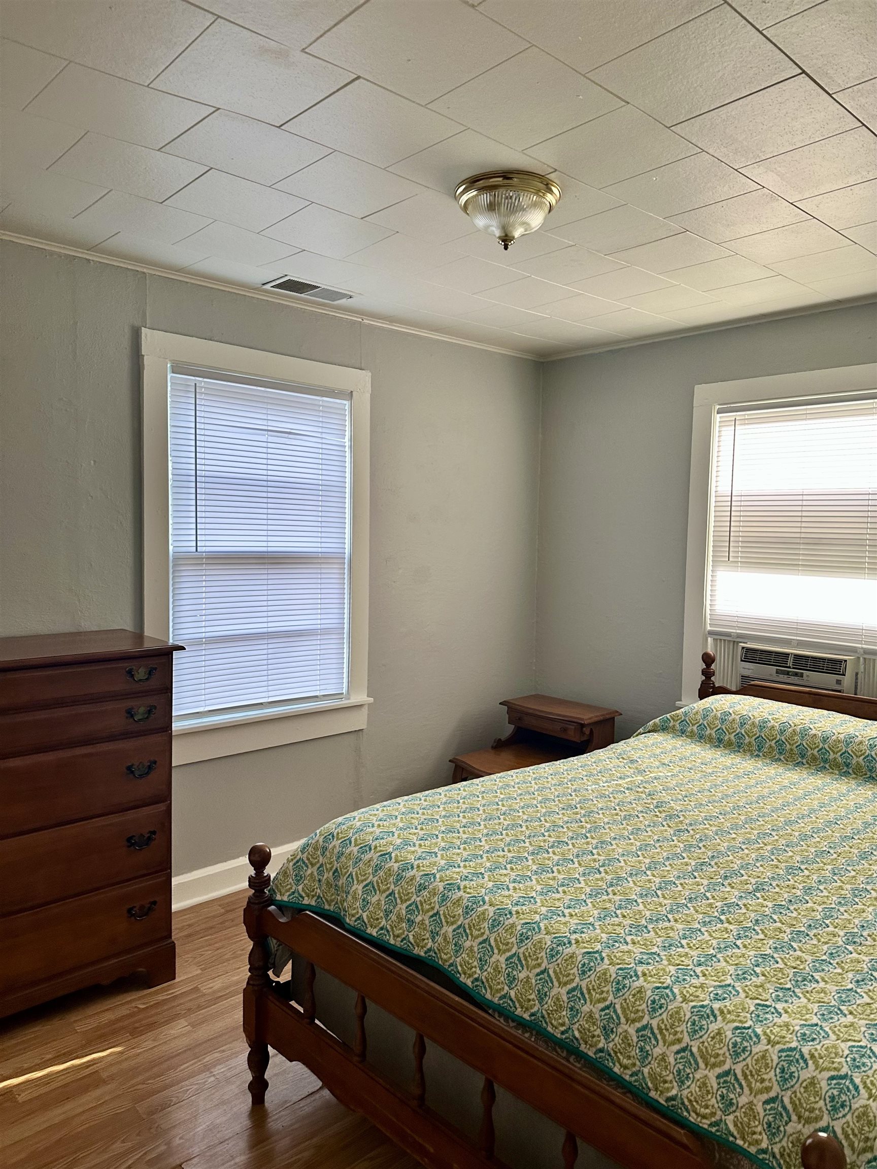604 Jackson St, Owensboro, Kentucky 42303-5002, 2 Bedrooms Bedrooms, ,1 BathroomBathrooms,Single Family Residence,For Sale,Jackson St,90244