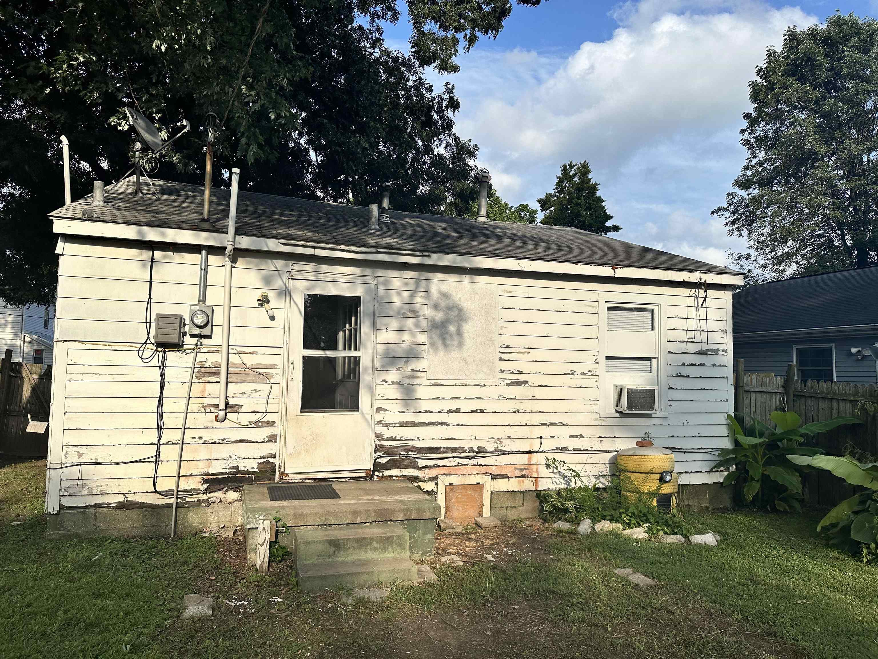 604 Jackson St, Owensboro, Kentucky 42303-5002, 2 Bedrooms Bedrooms, ,1 BathroomBathrooms,Single Family Residence,For Sale,Jackson St,90244