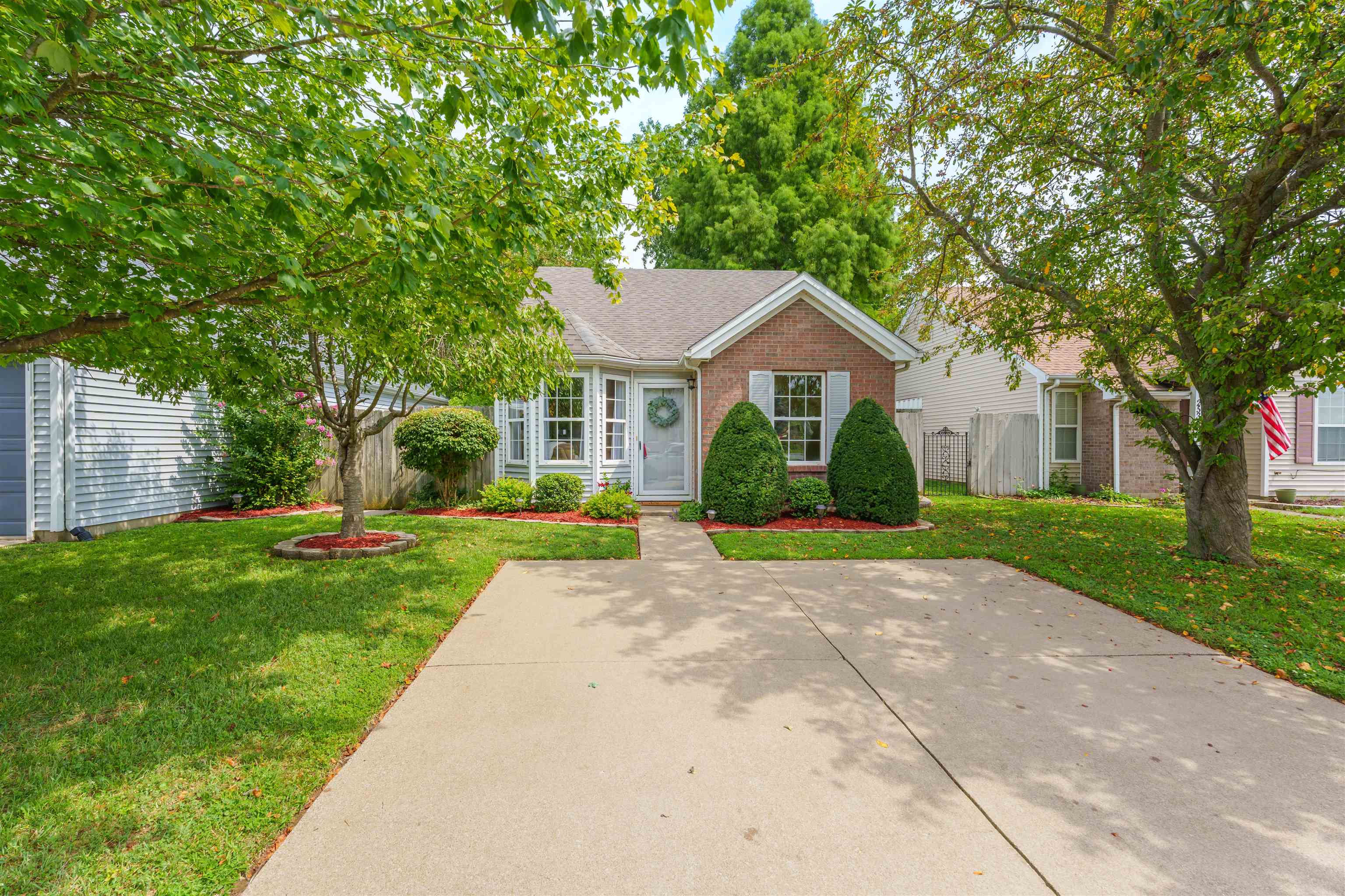 2537 Lake Pointe, Owensboro, Kentucky 42301, 2 Bedrooms Bedrooms, ,1 BathroomBathrooms,Single Family Residence,For Sale,Lake Pointe,90247