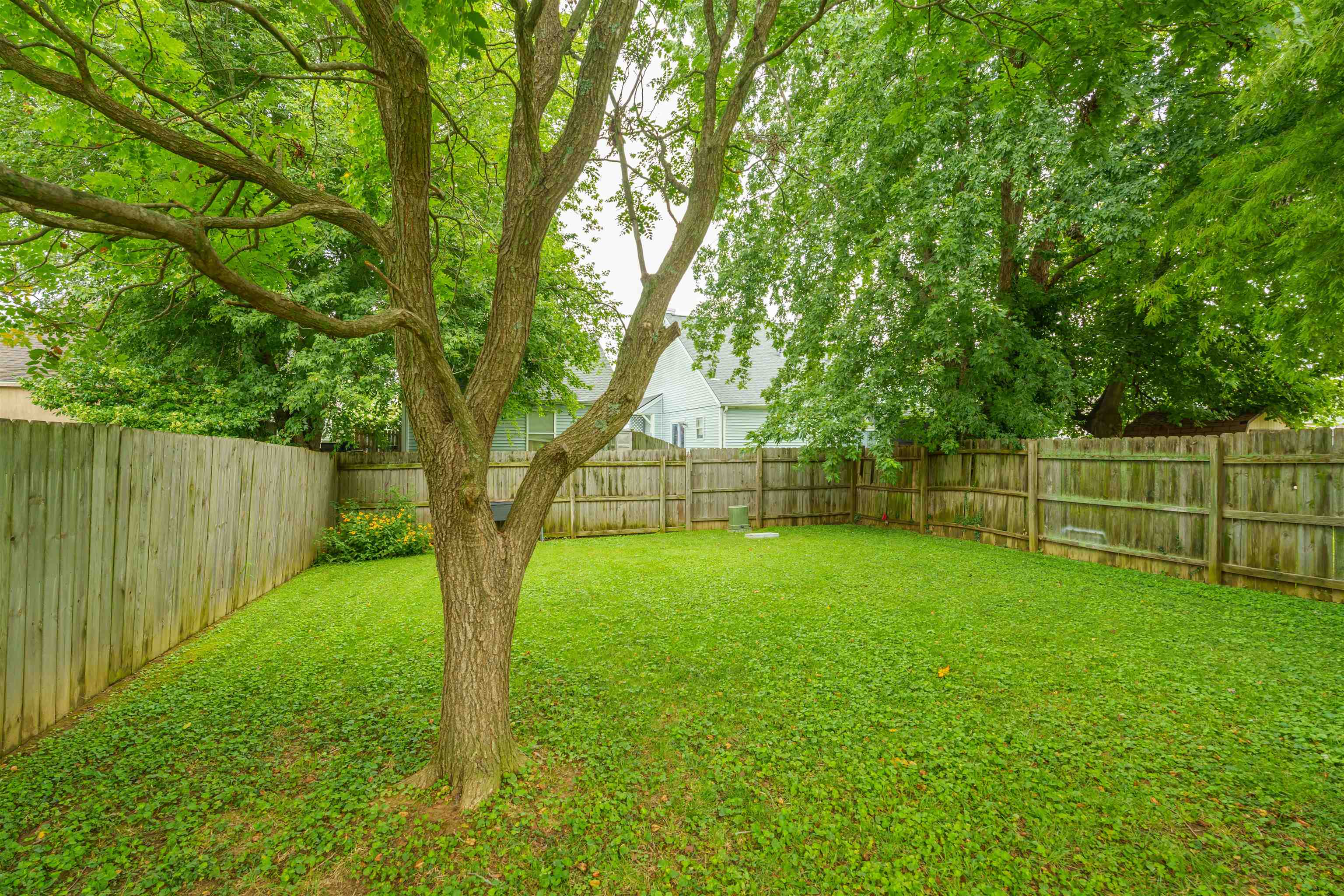 2537 Lake Pointe, Owensboro, Kentucky 42301, 2 Bedrooms Bedrooms, ,1 BathroomBathrooms,Single Family Residence,For Sale,Lake Pointe,90247