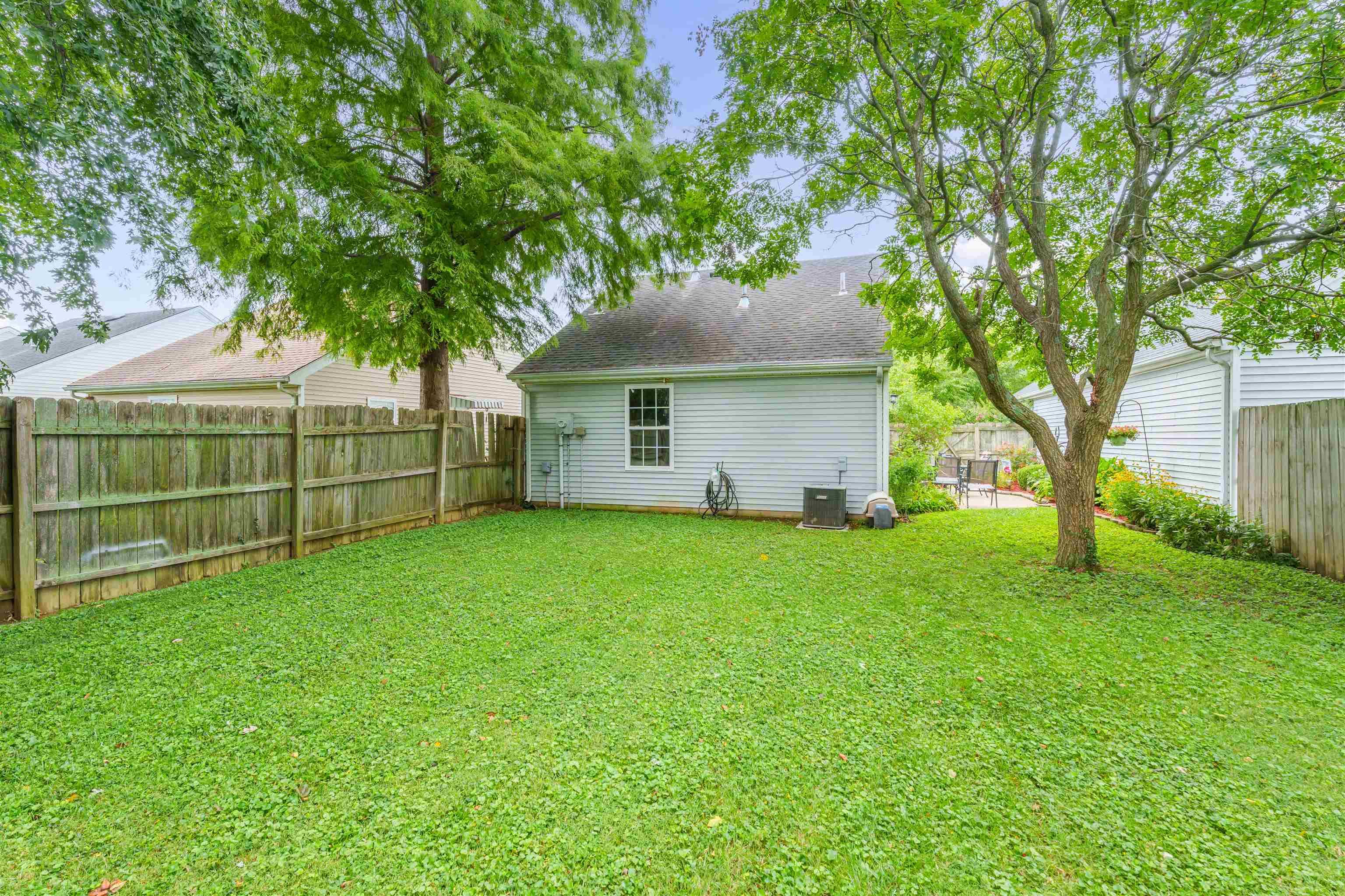 2537 Lake Pointe, Owensboro, Kentucky 42301, 2 Bedrooms Bedrooms, ,1 BathroomBathrooms,Single Family Residence,For Sale,Lake Pointe,90247